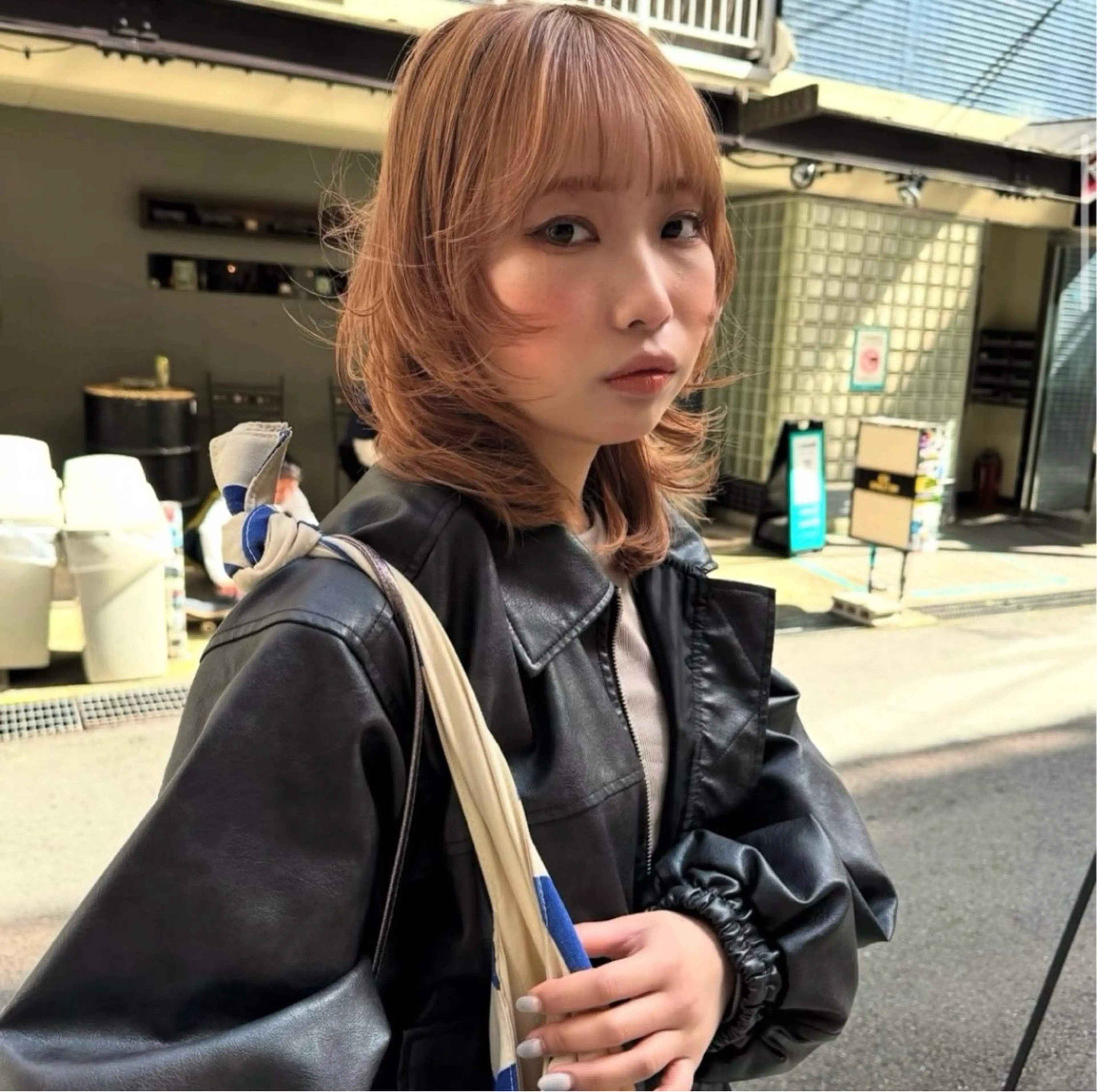 セミロング カット ヘアカラー 神戸レイヤーカット 顔周り／骨格診断のヘアスタイル