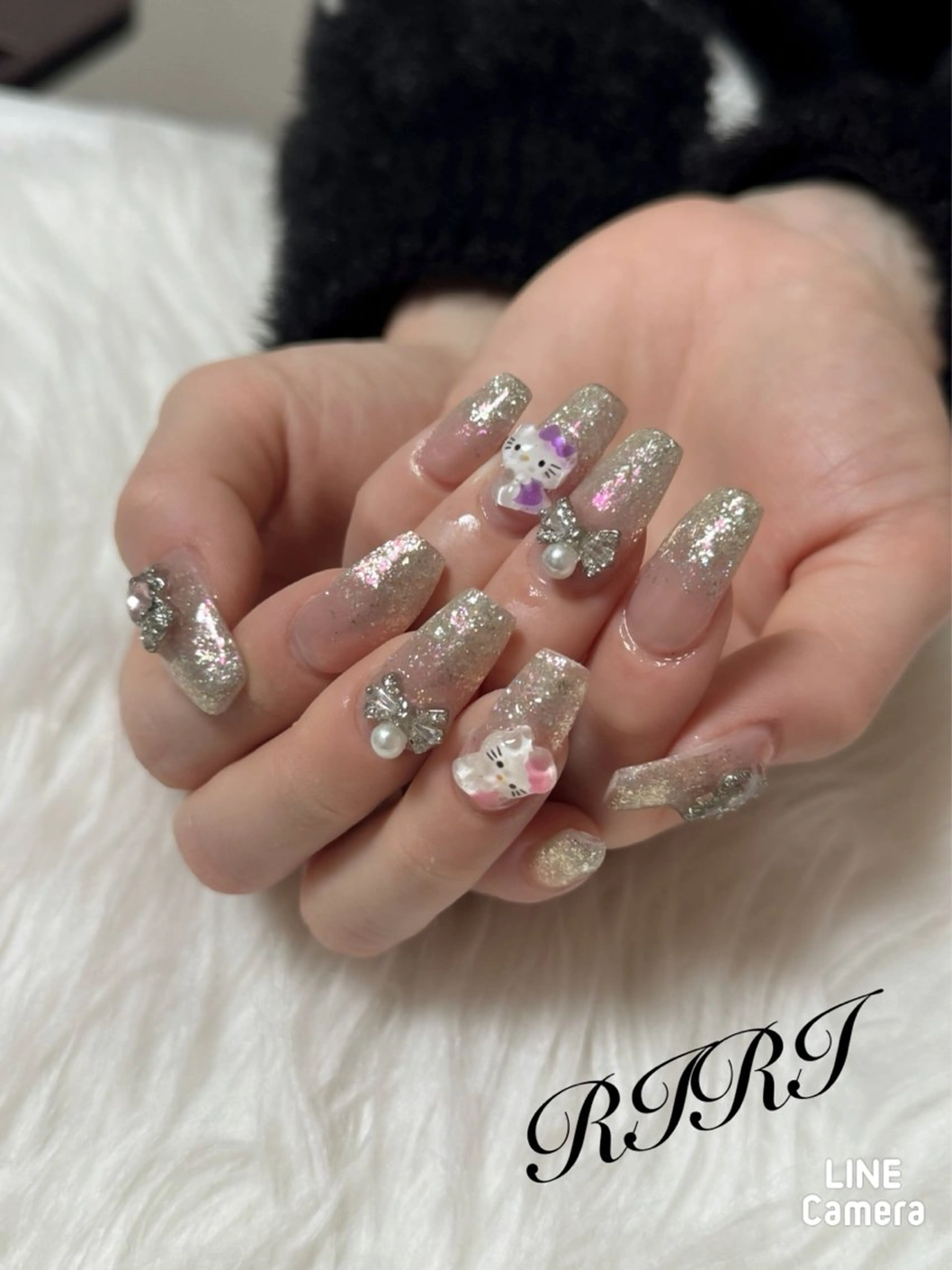 ネイル フラッシュネイル ジェルネイル グラデーション キラキラネイル ラメ(グリッター) ハンドネイル riri オーナーのネイルデザイン