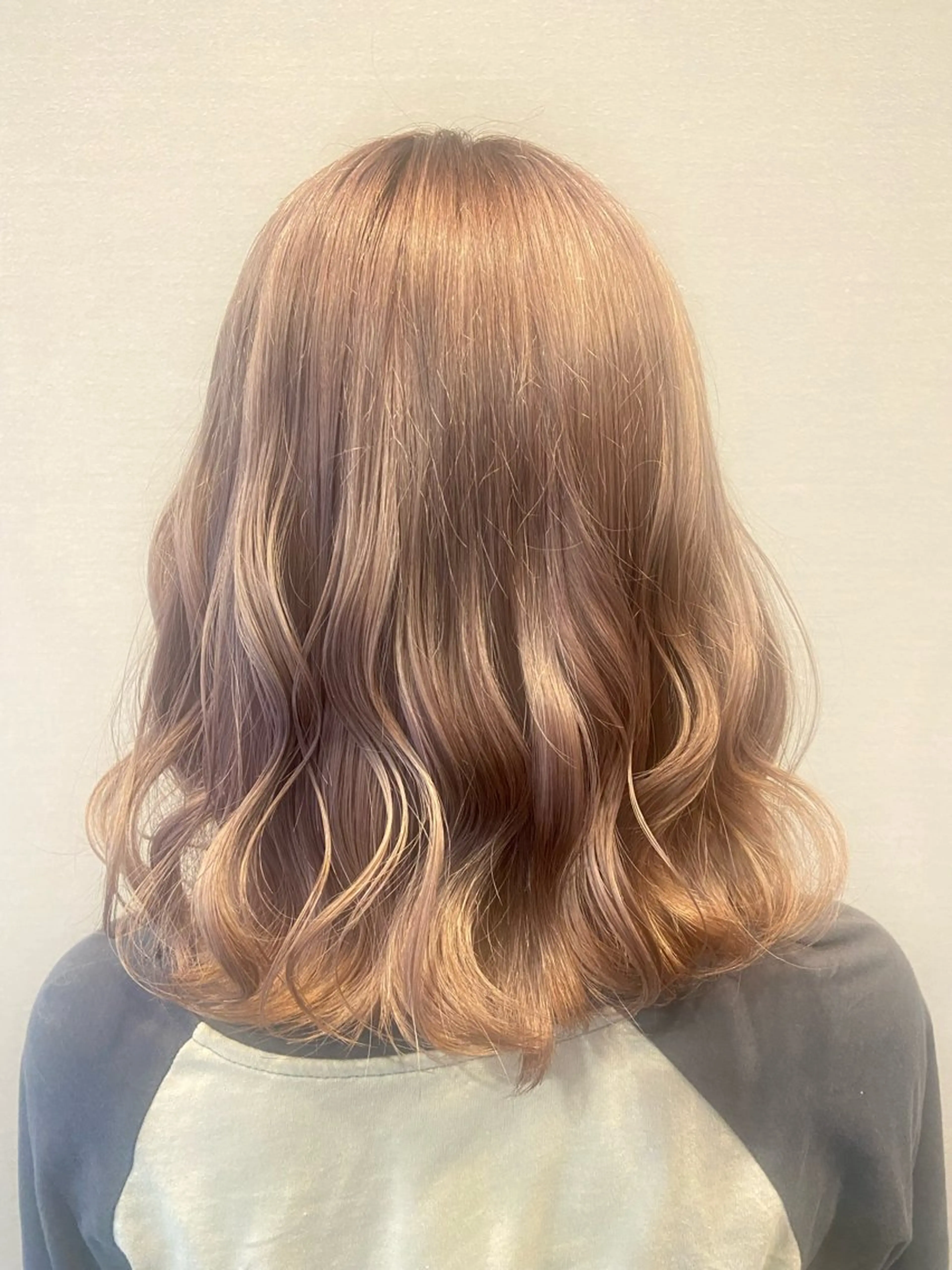 セミロング カラー グレージュ ピンクカラー HAIR SALON TLP所属・都甲 純花のヘアスタイル