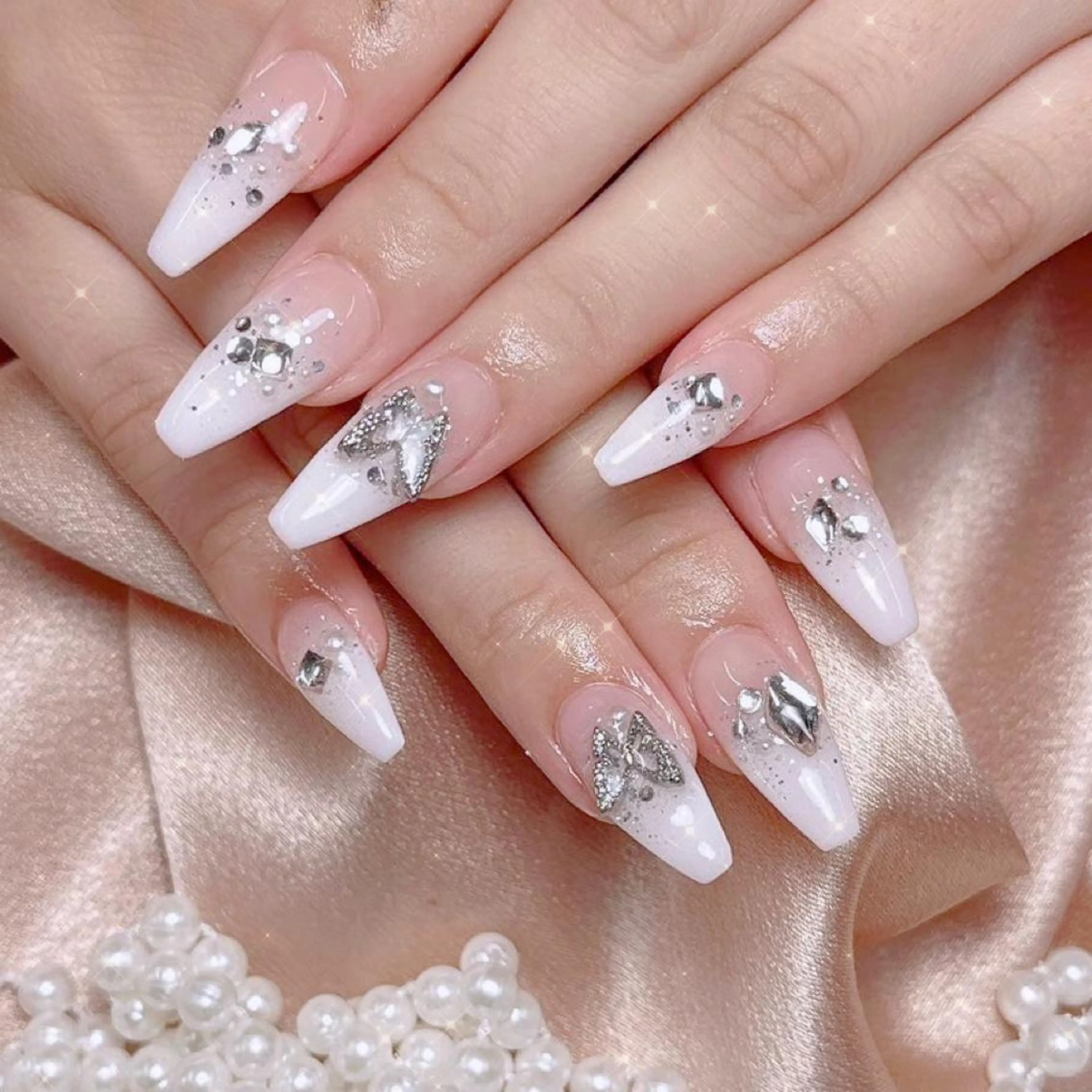 ネイル ハンドネイル queens nailsalonのネイルデザイン