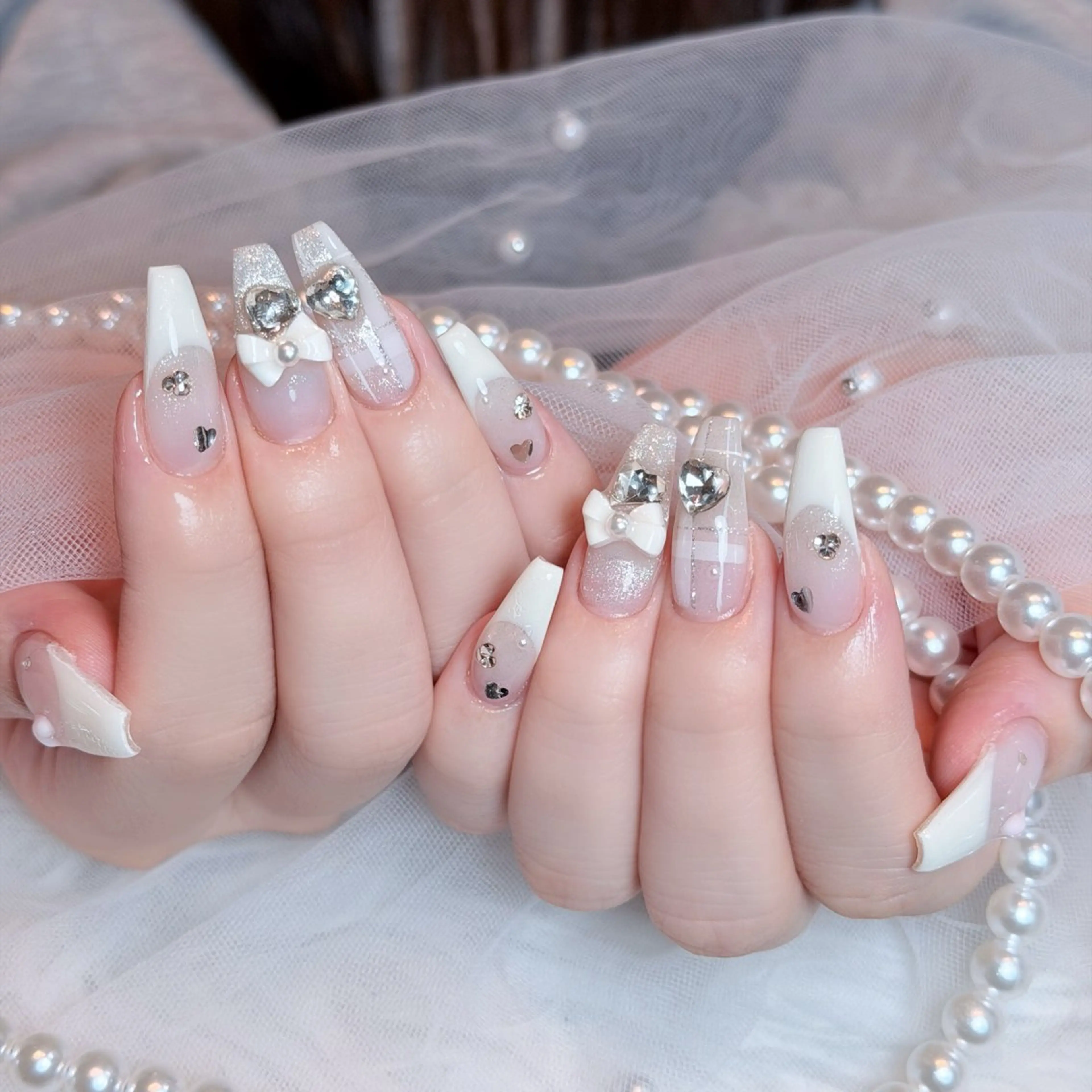 ネイル オーロラネイル ボルドー ブラウン 氷ネイル・うるうるネイル キラキラネイル ハンドネイル Julli NailStudioのネイルデザイン