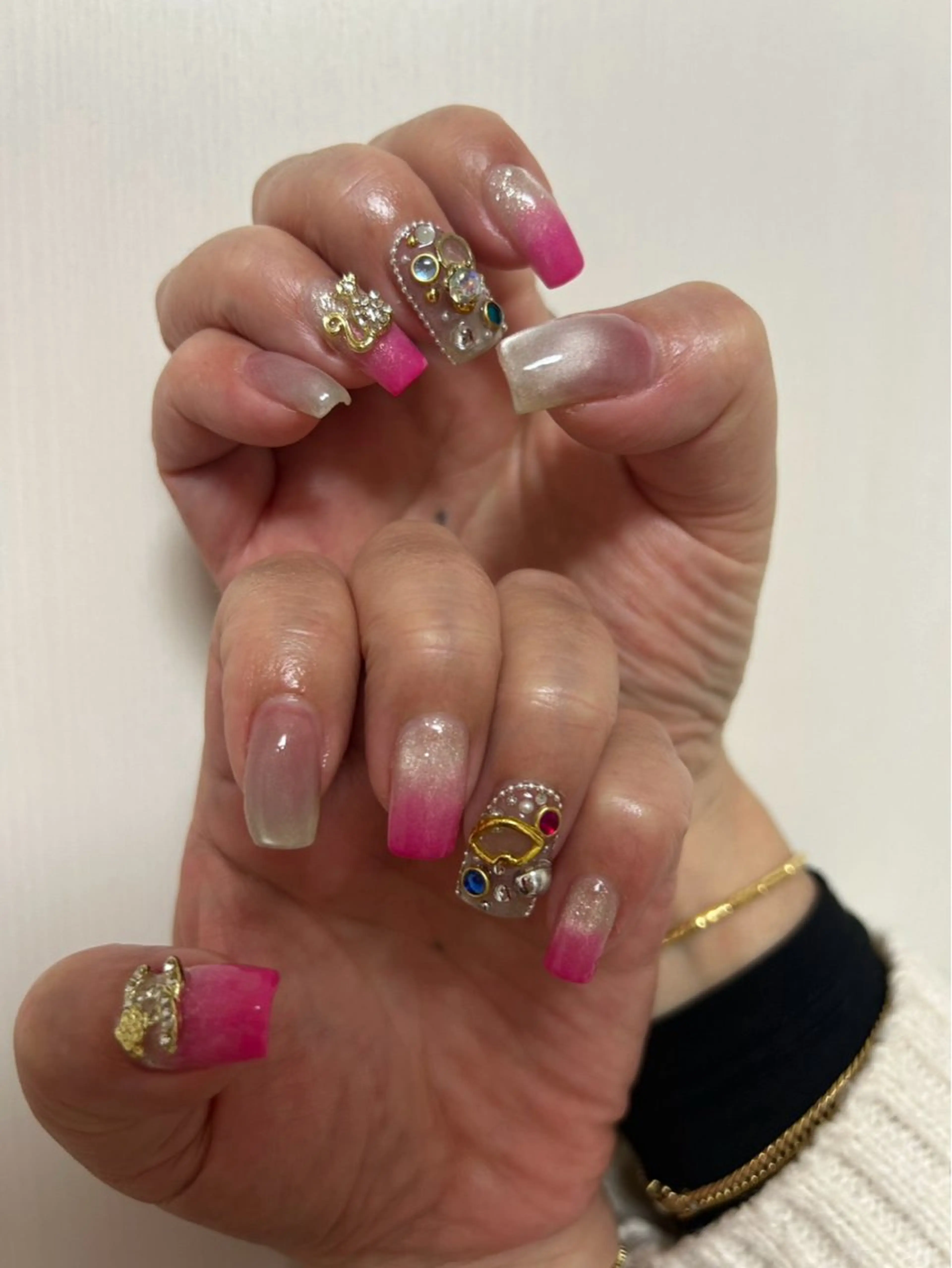 ネイル フラッシュネイル マグネットネイル ピンク シルバー ハンドネイル 三原 麻佑のネイルデザイン