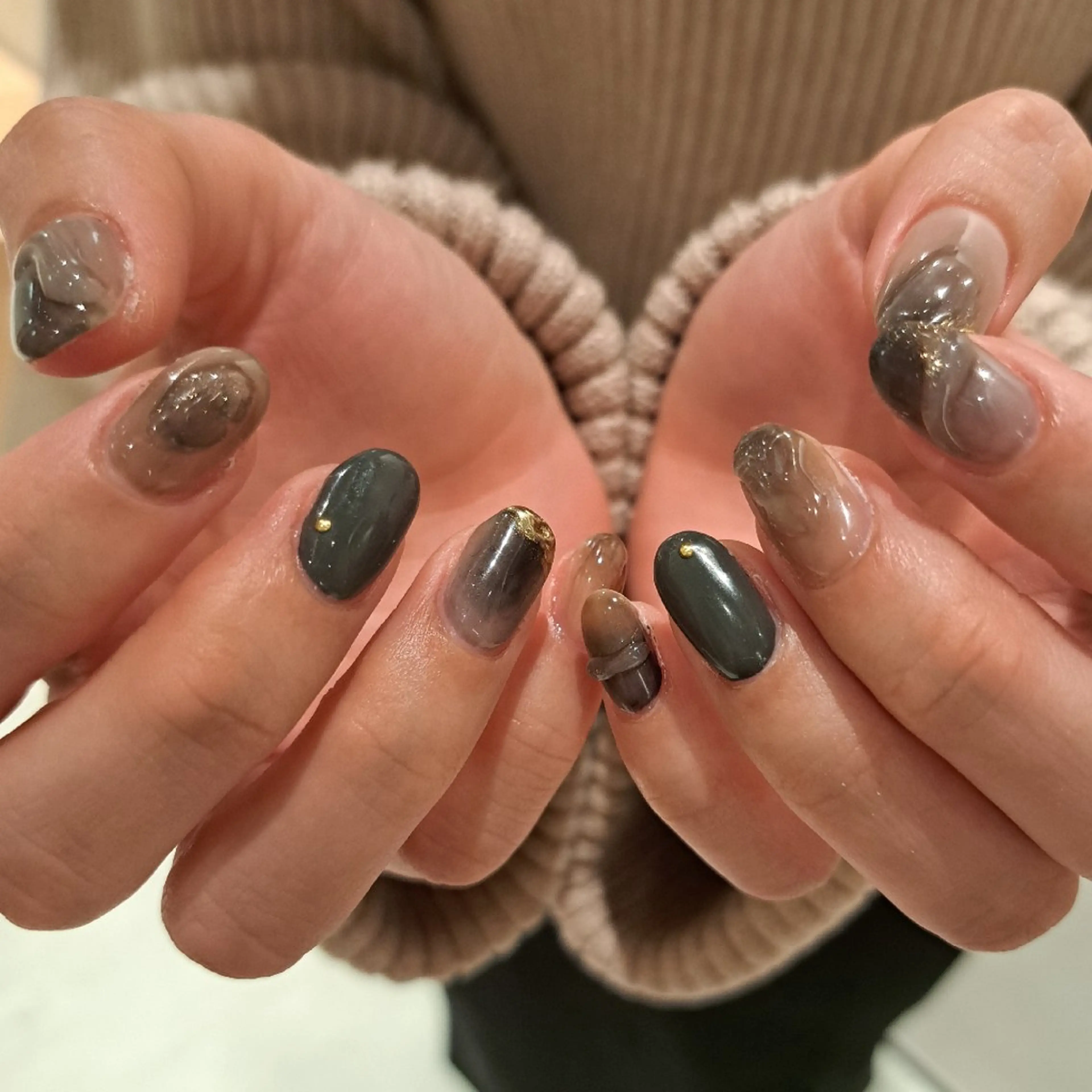 ネイル アートネイル ミラーネイル 持ち込み ニュアンスネイル オフィスネイル Nail mood /アートし放題のネイルデザイン