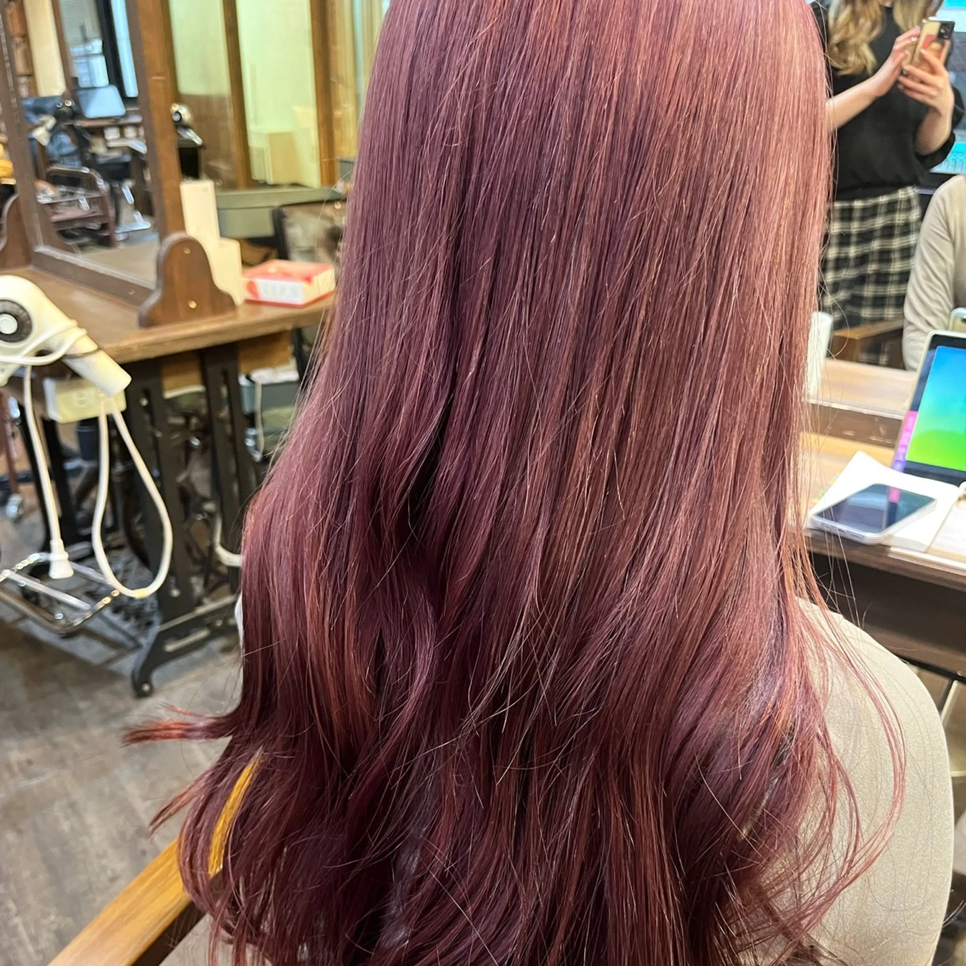 ロング カラー ブリーチ eMir... 武蔵小杉所属・新舘 怜奈のヘアスタイル