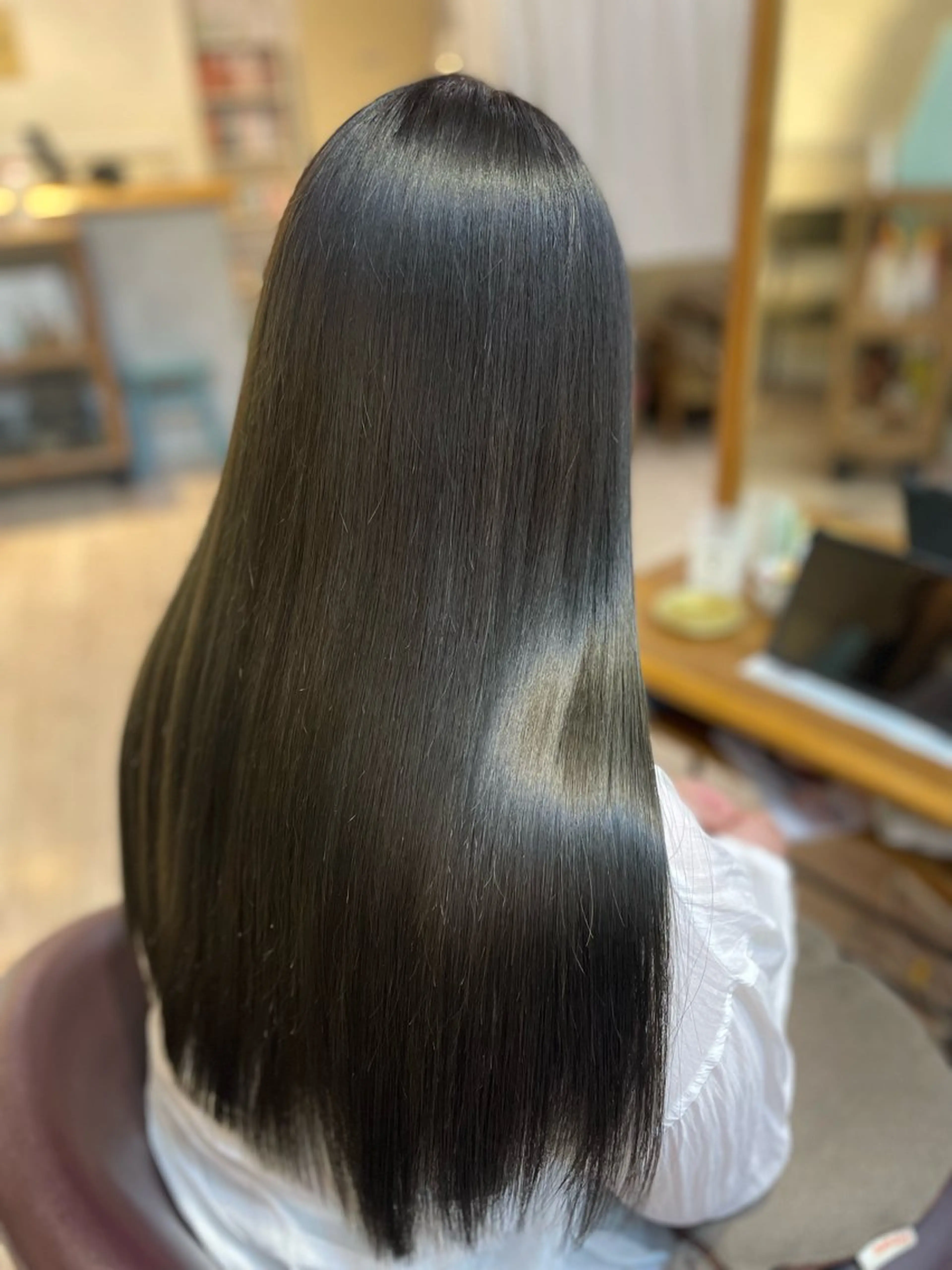 ロング 茅野 あゆ美のヘアスタイル