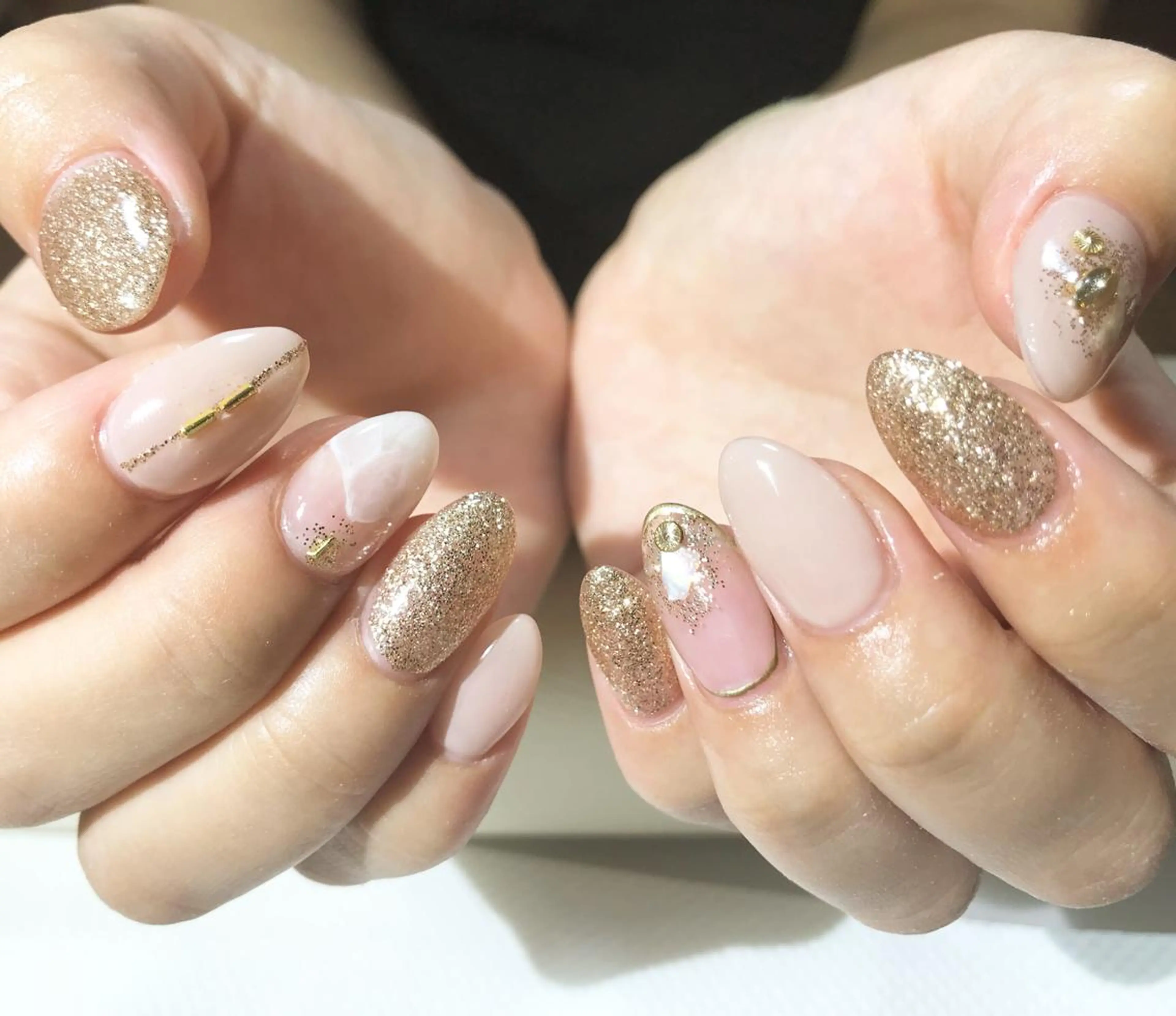 ネイル フットネイル ゴールド ラメ(グリッター) シンプルネイル 春ネイル ハンドネイル ネイル フフラ所属・nail fufla ♡yamane♡のネイルデザイン