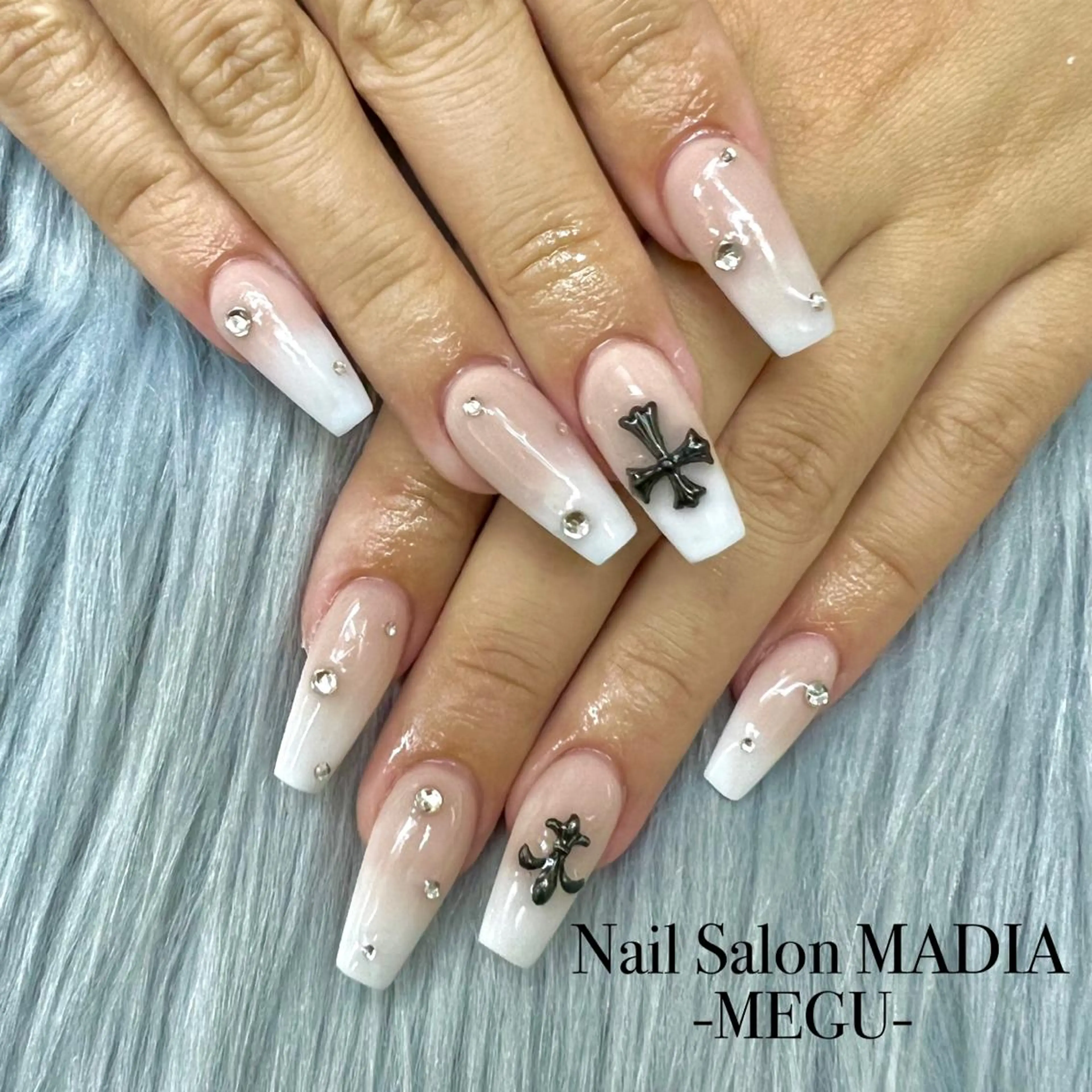 ネイル MADIA藤沢所属・MADIA MEGUのネイルデザイン