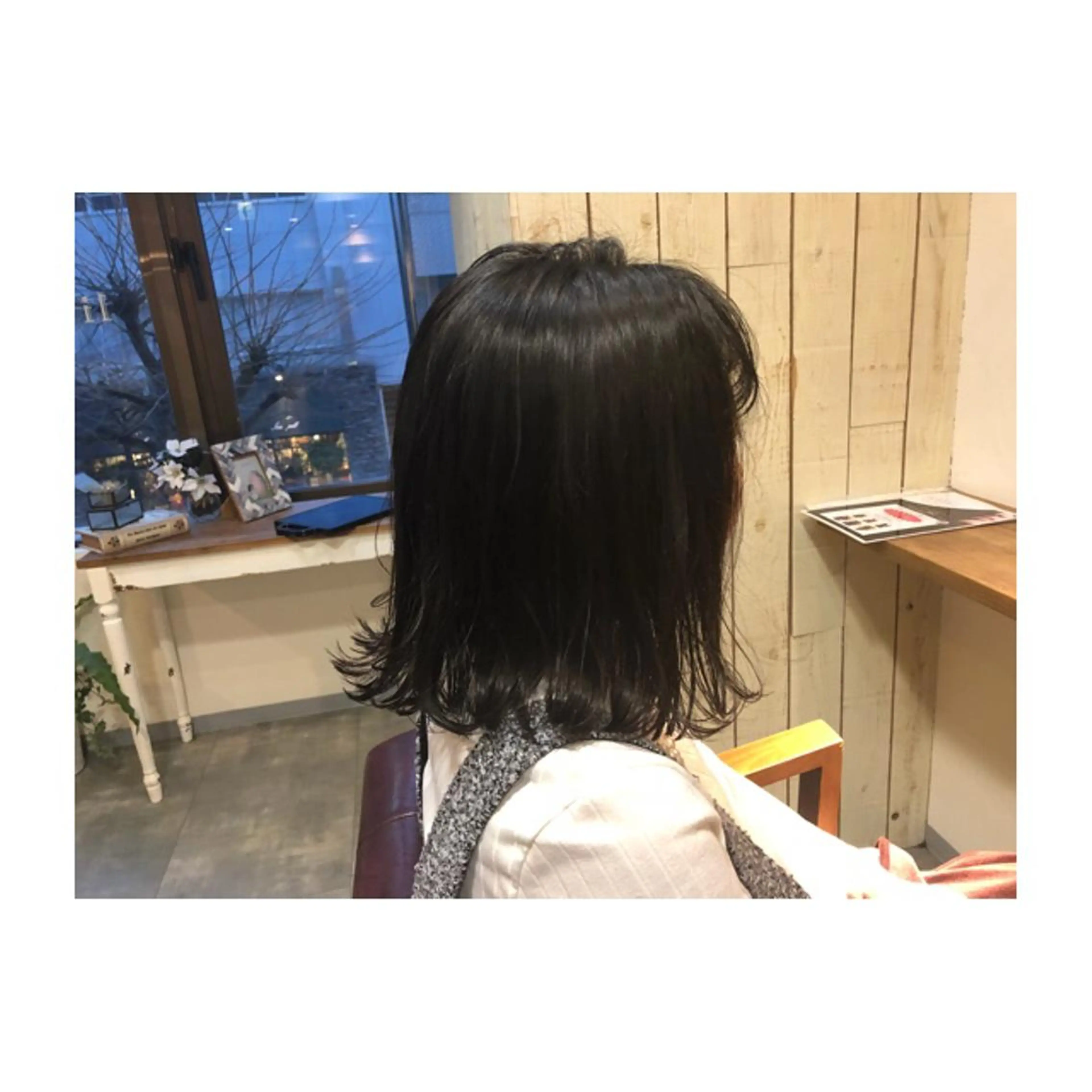 ミディアム ボブ 外ハネヘア ヘアカラー トリートメント little×PORTO sannomiya所属・Topstylist HARUのヘアスタイル