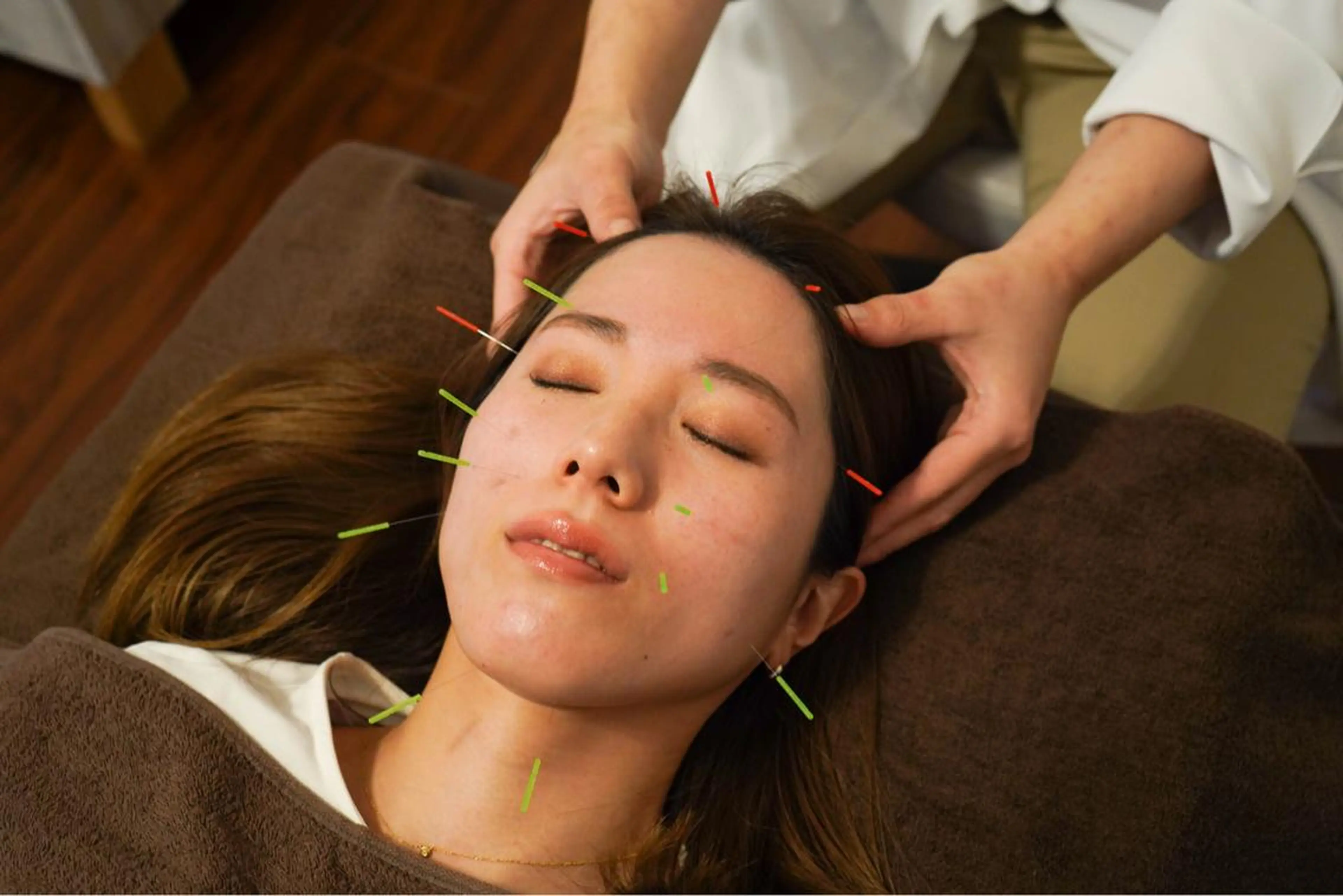 ハルノハナ鍼灸治療院丸の内院所属・鍼灸師による リラクのエステ・リラクイメージ