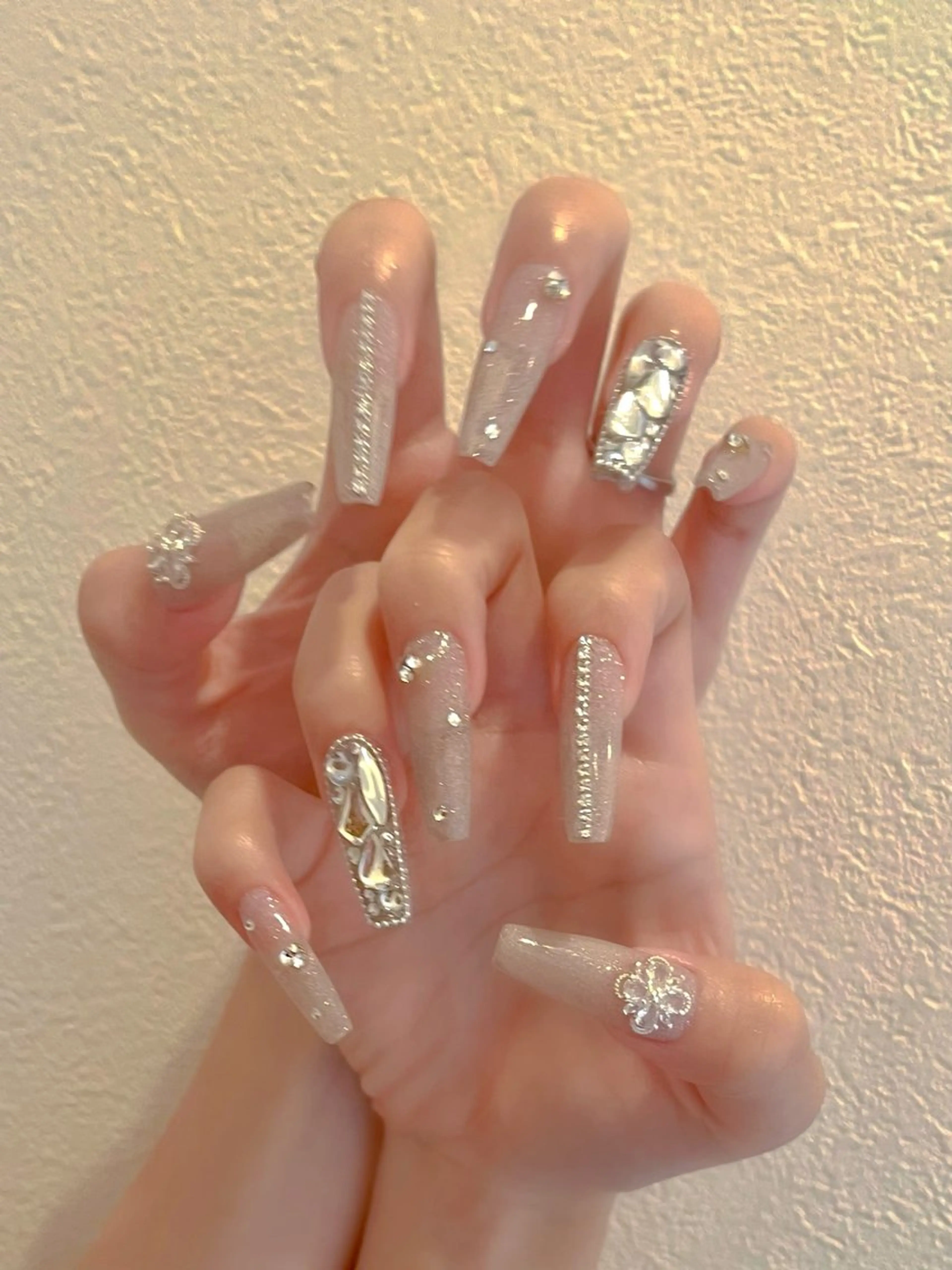 ネイル キラキラネイル ロングネイル マグネットネイル ワンカラーネイル スカルプネイル nine.🦋 YUKOのネイルデザイン