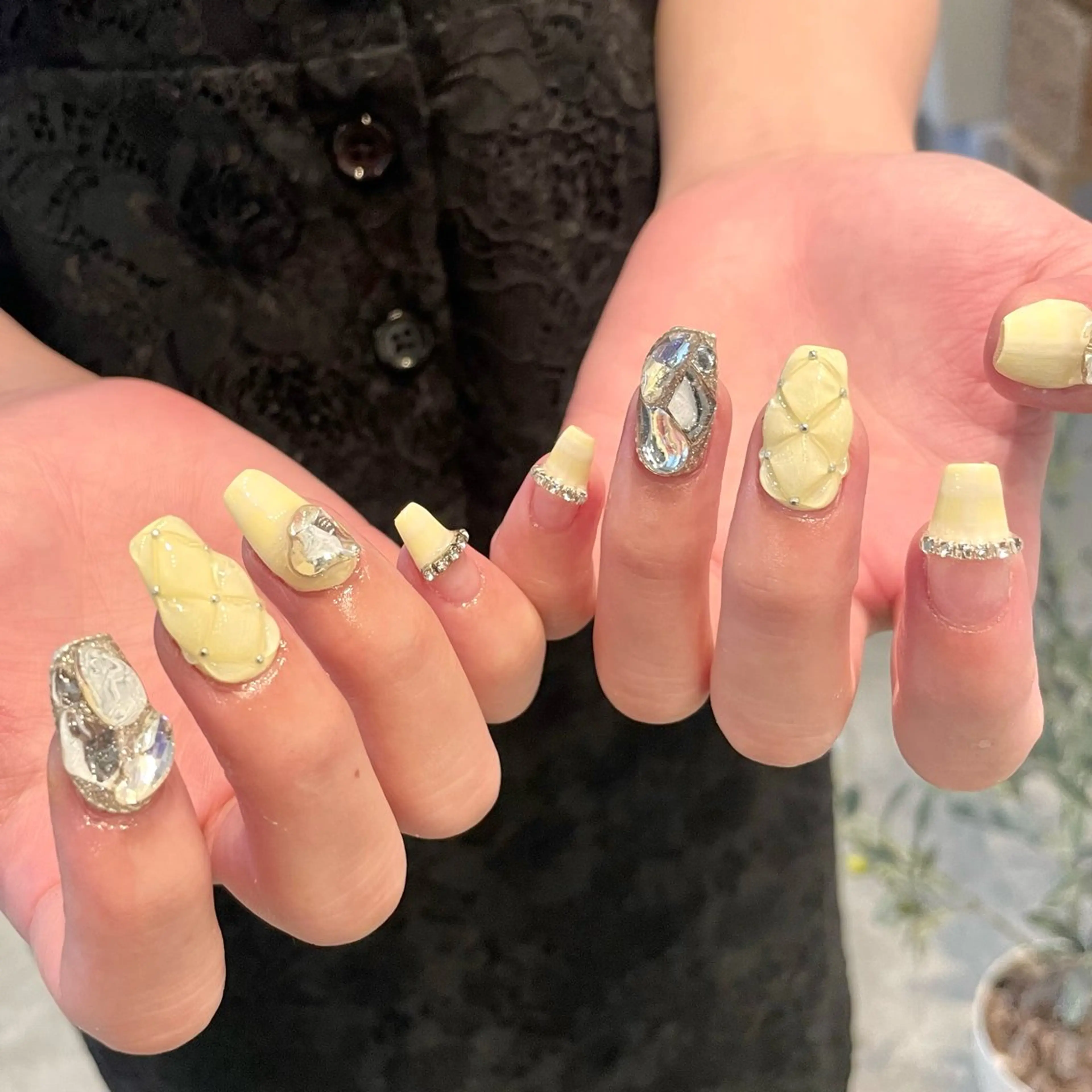 セミロング m kaori𓃟のネイルデザイン