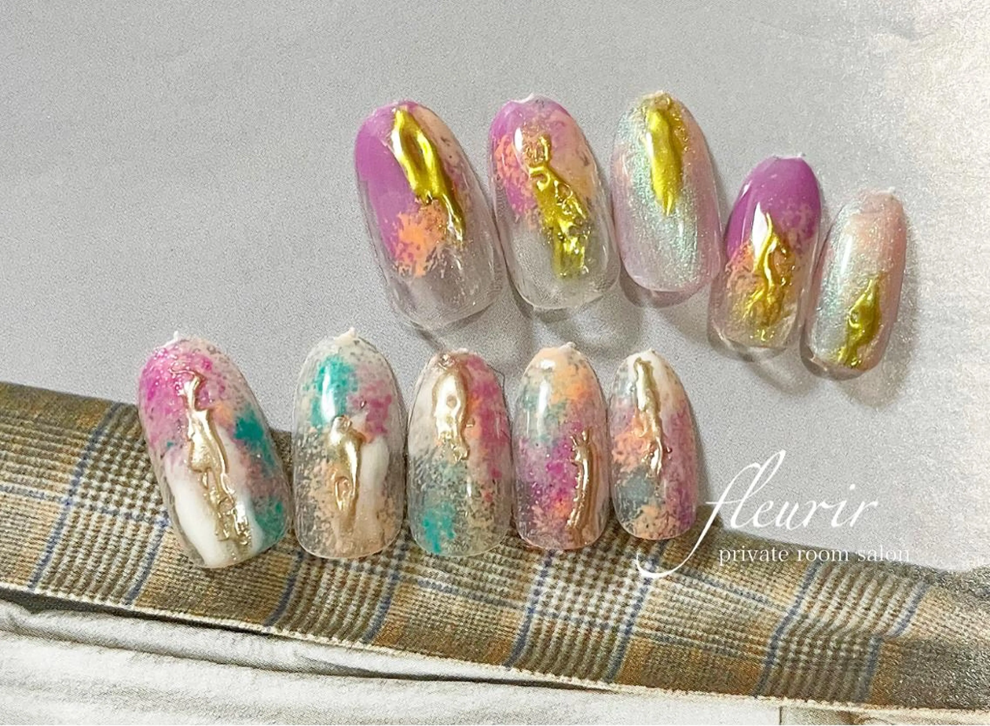 ネイル アートネイル オーロラネイル 長さ出し ジェルネイル ゴールド フルリール 【プライベートサロンのネイルデザイン