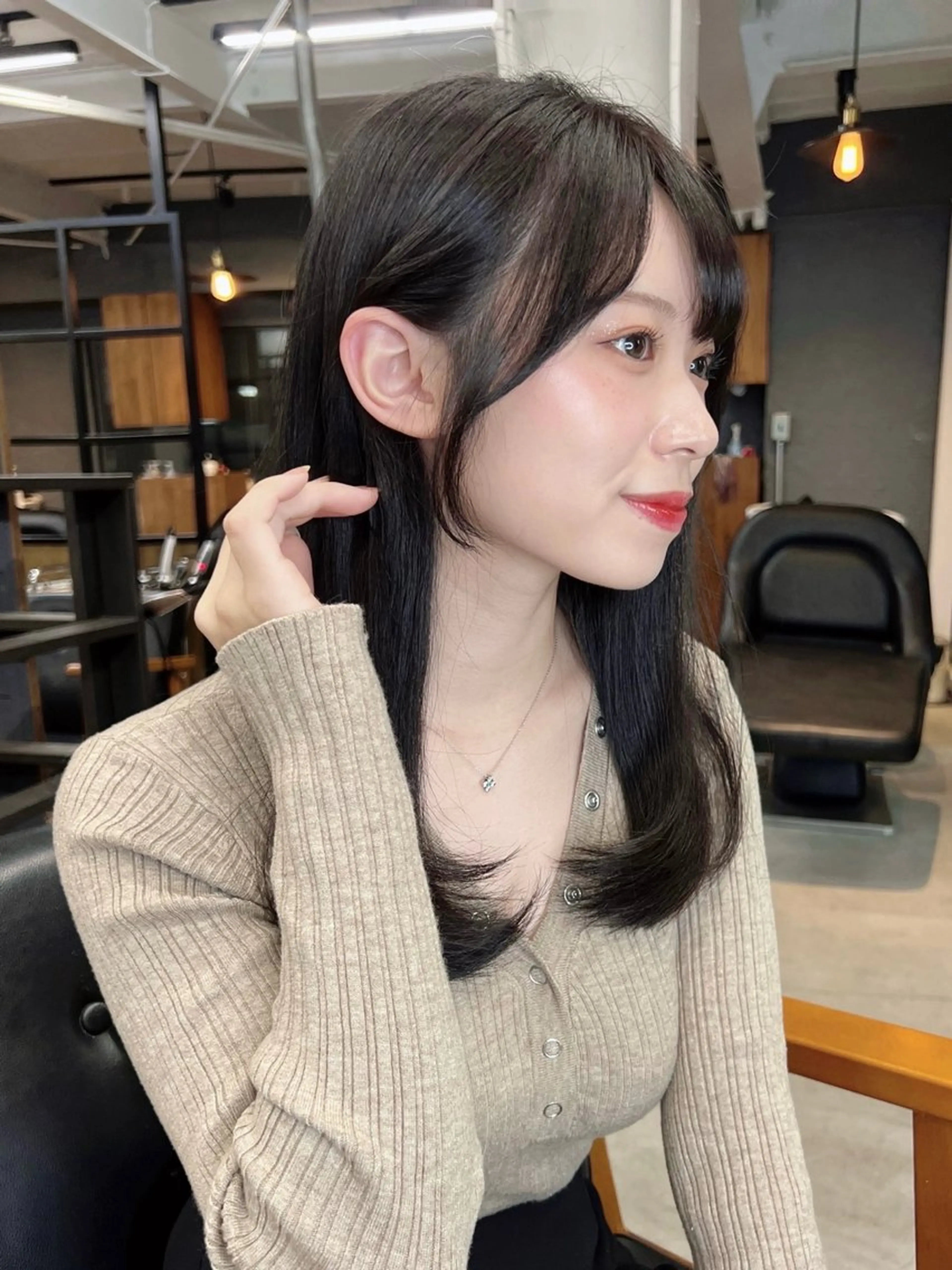 セミロング YUI / LbyHOMEのヘアスタイル