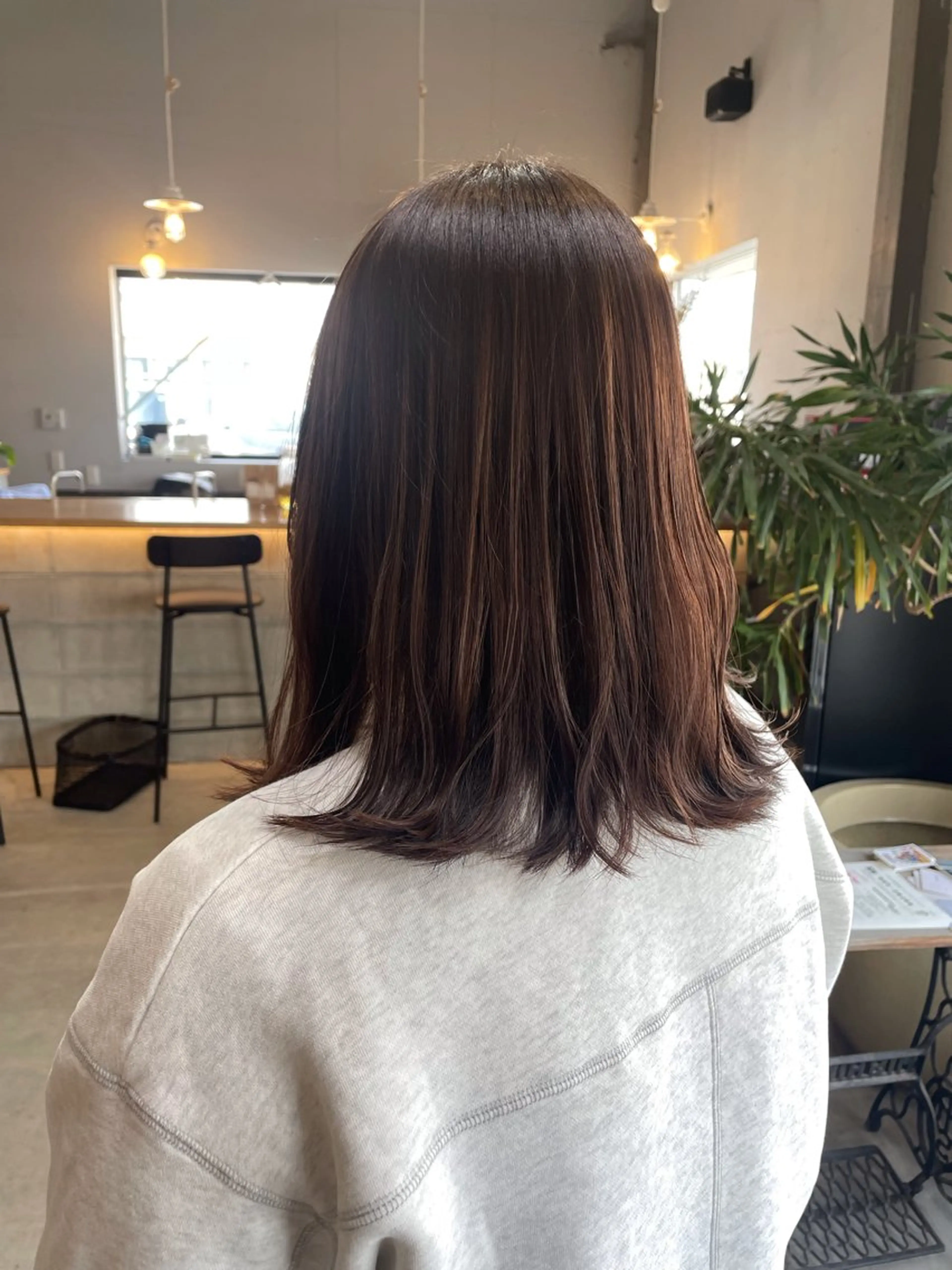 ミディアム カラー ブラウンカラー SOKO所属・林 玲奈のヘアスタイル