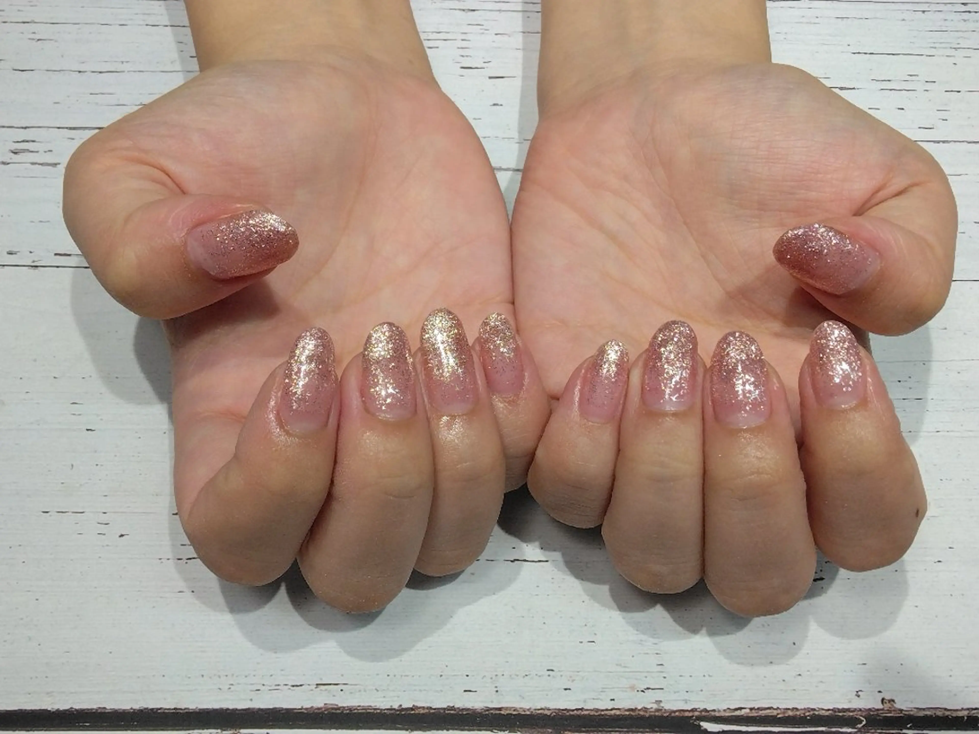 ネイル ジェルネイル グラデーション ラメ(グリッター) ラメグラデーション ピンク ハンドネイル ARTEMIS SAITOのネイルデザイン