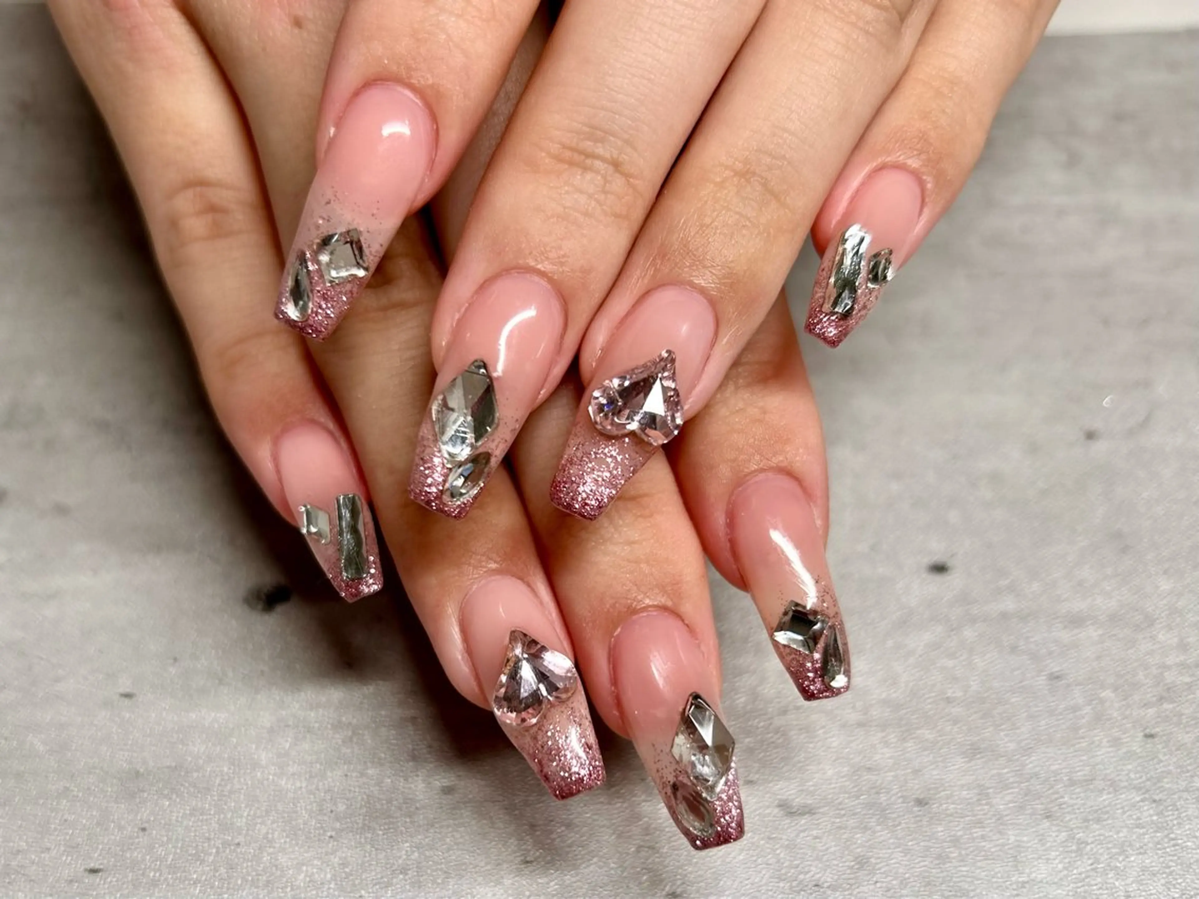 💛✨ hand チップでの長さだし10本+持ち込みつけ放題コース　オフなしの写真