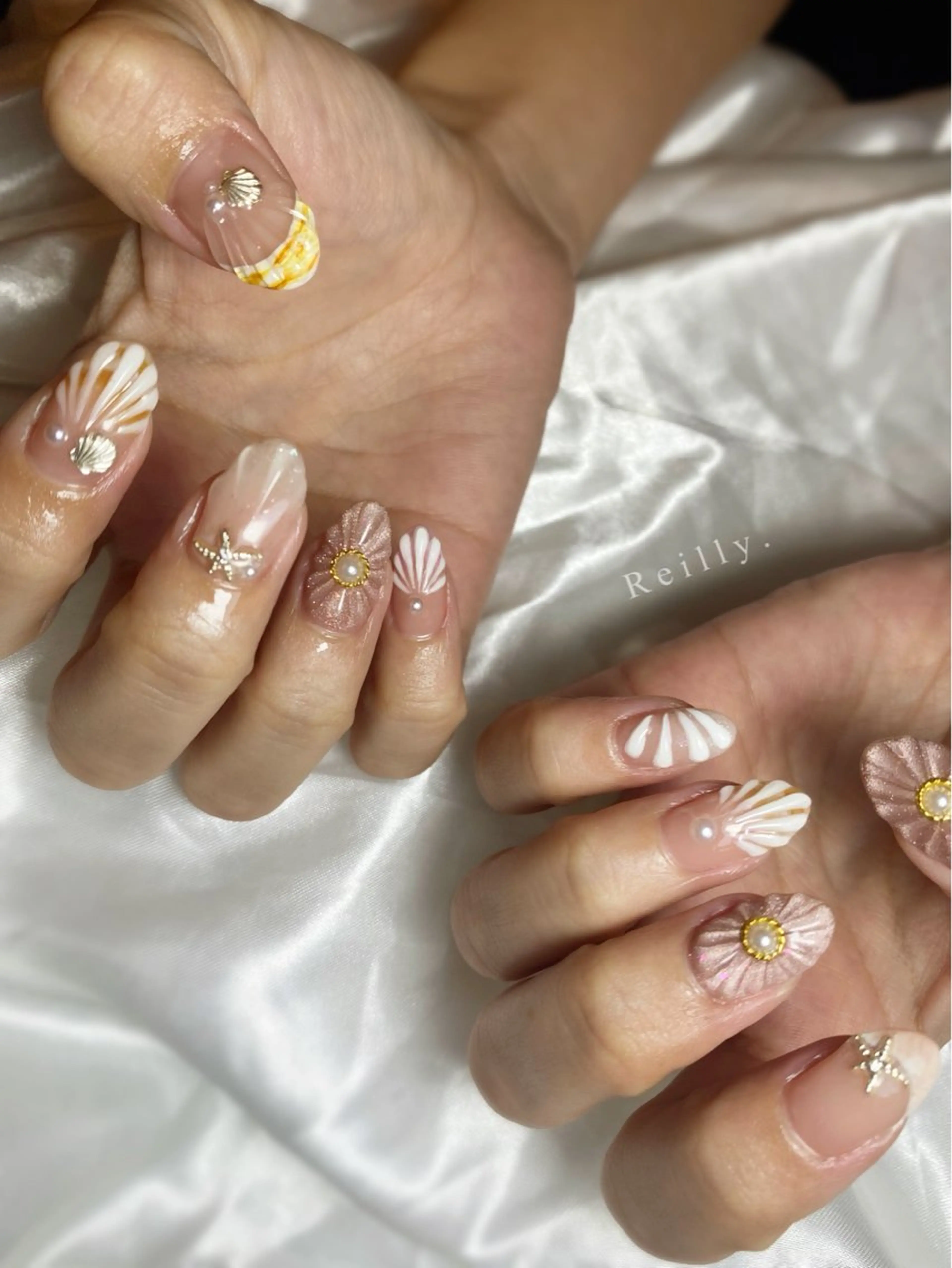 ネイル フラッシュネイル フレンチネイル ジェルネイル グラデーション ラメ(グリッター) REILLY.　private nail salon所属・Marina 《REILLY.》のネイルデザイン