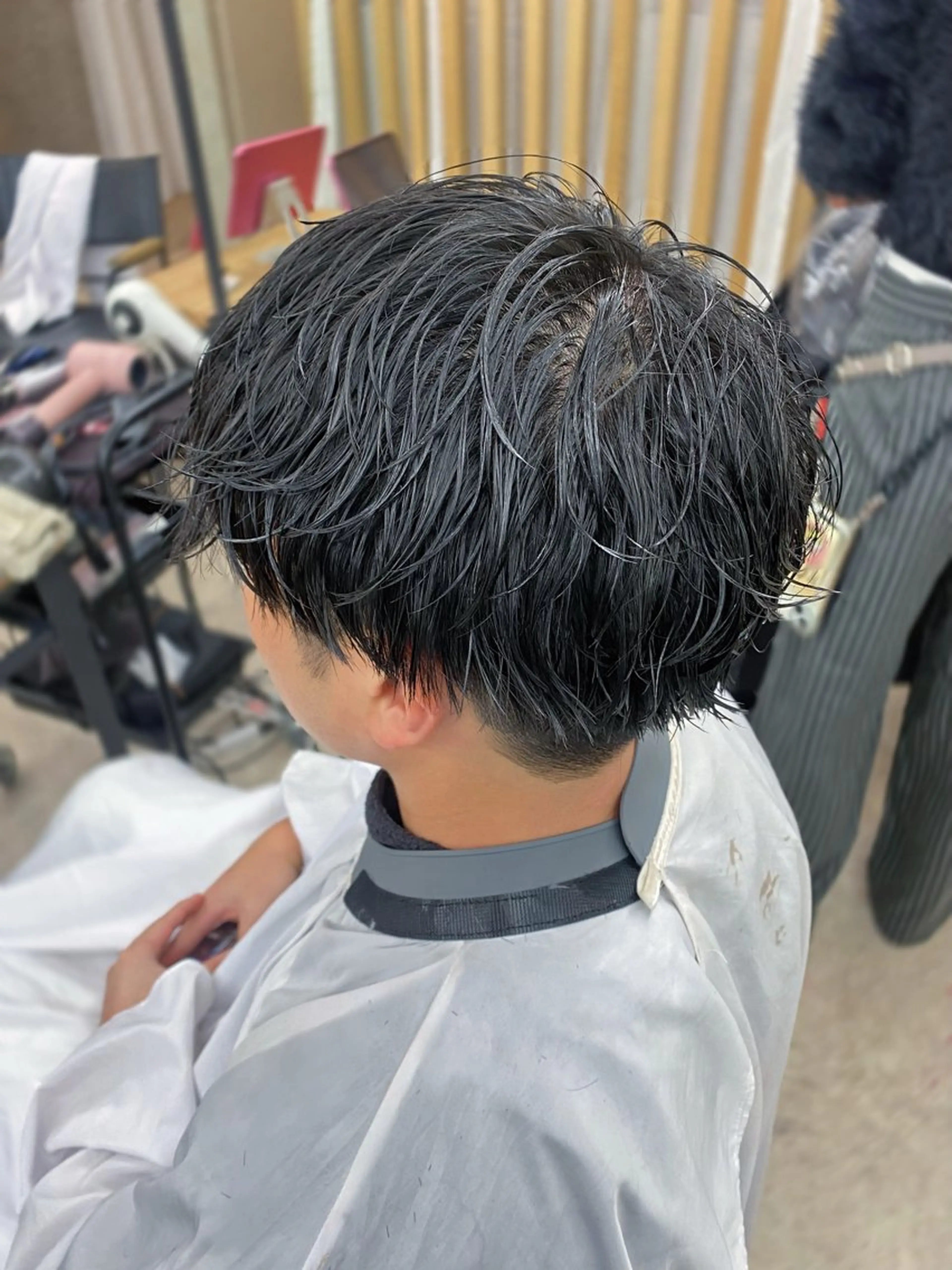 ショート パーマ メンズ メンズブリーチ フェザーパーマ メンズメッシュ メンズパーマ メンズツイストパーマ カット パーマ k.e.y銀座店所属・安藤幹人 メンズカット/パーマのヘアスタイル