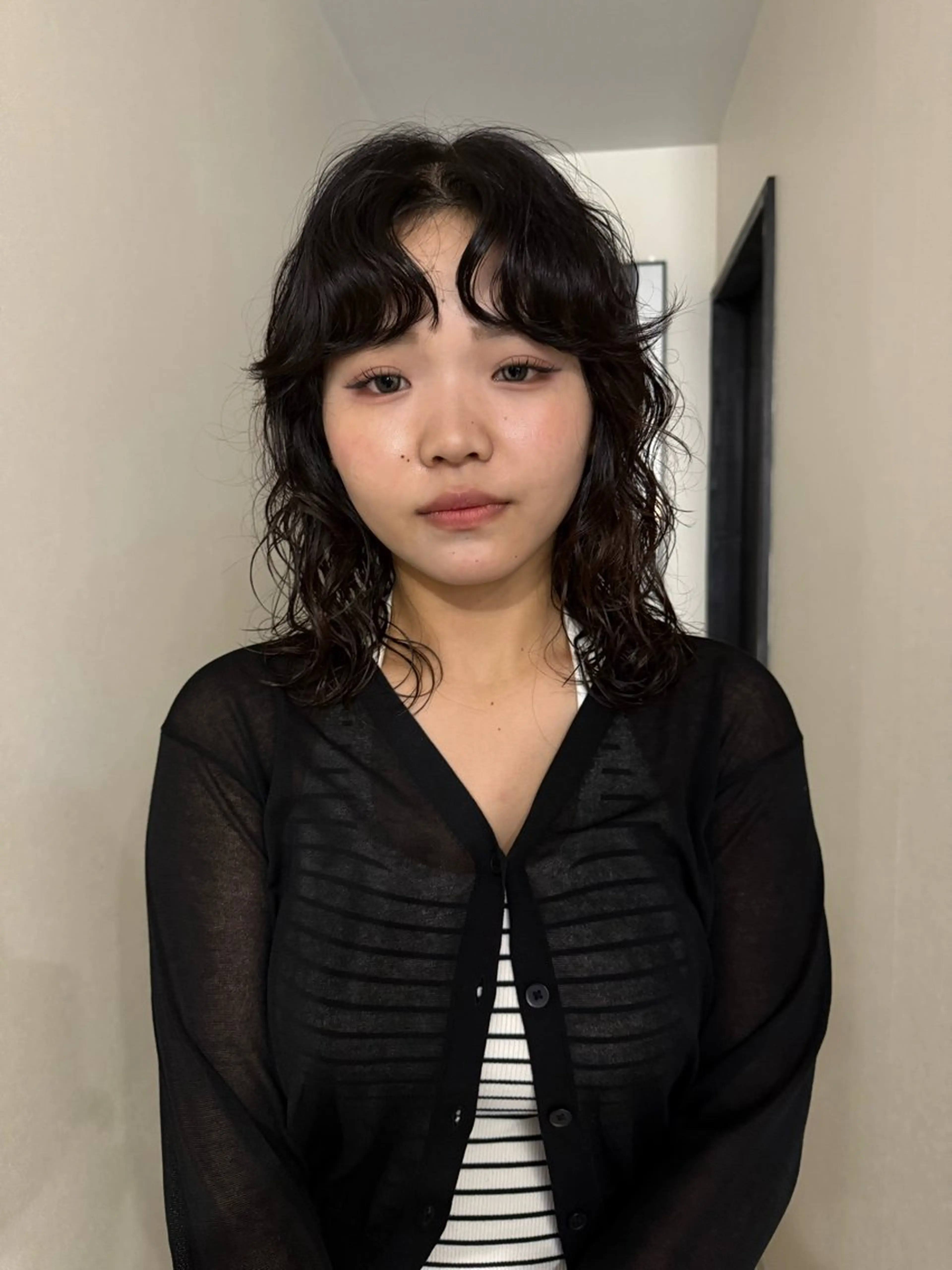 ミディアム パーマ パーマスタイル NARVIS井上柊生のヘアスタイル