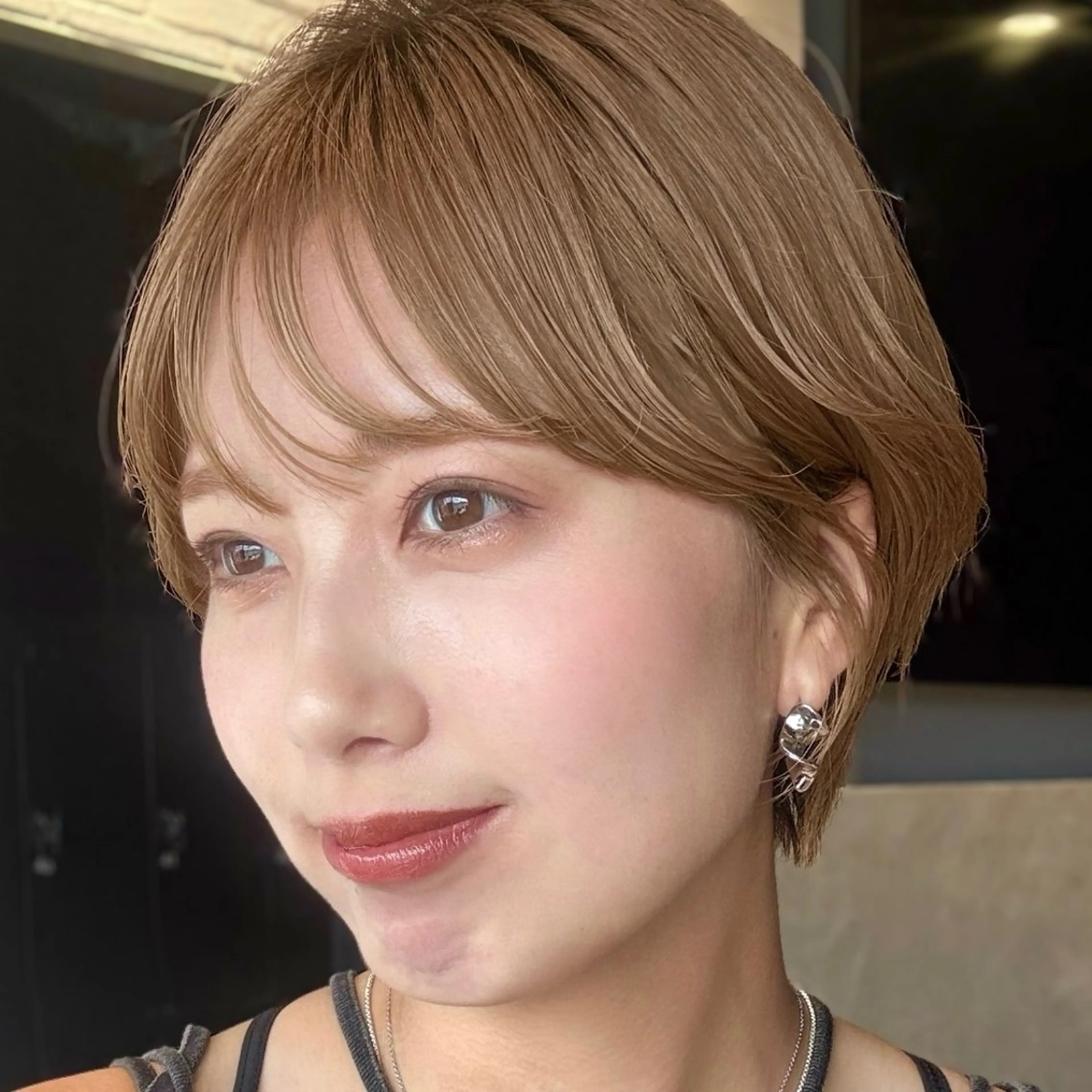 ショート カラー ベージュカラー ブリーチ ダブルカラー 似合わせカット 顔まわり/レイヤー/ 透明感/まいな🥨のヘアスタイル