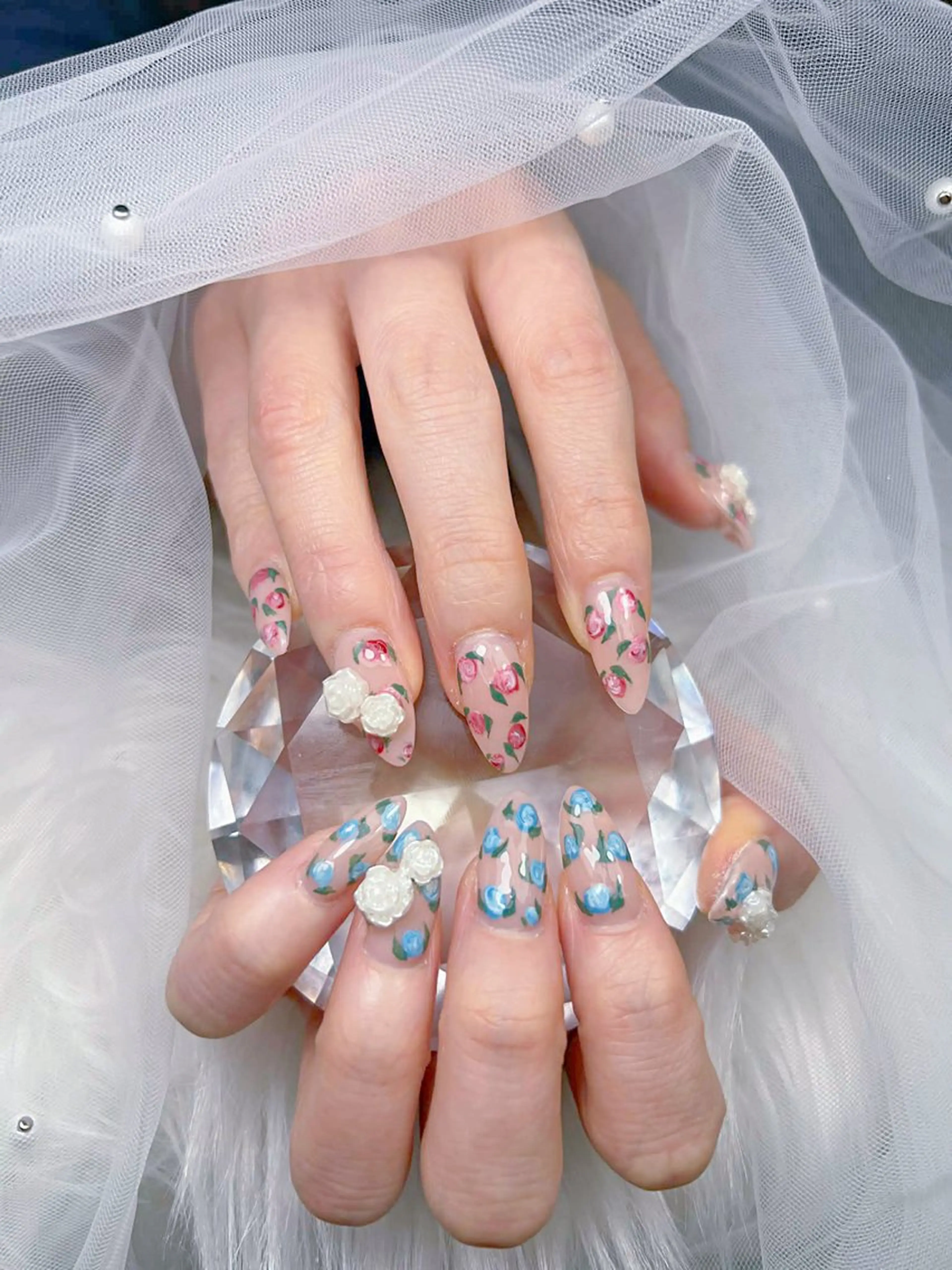 ネイル アートネイル オーロラネイル チークネイル 長さ出し フットネイル ハンドネイル ハンドケア Mio_ Noiranailのネイルデザイン