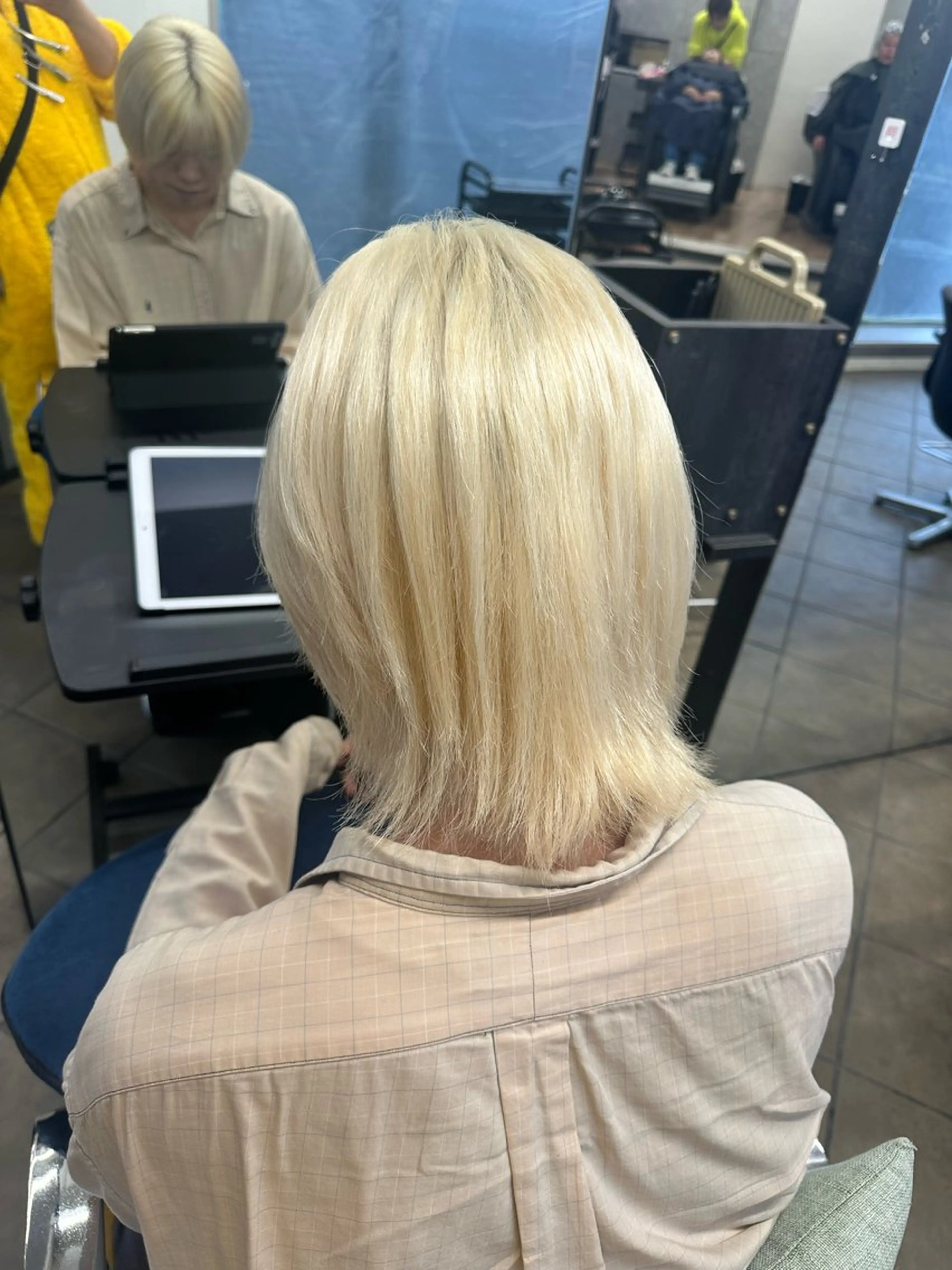 カラー ブリーチ 抜きっぱなしブロンド カット ヘアカラー ブリーチカラー/ わきたちえ🌻のヘアスタイル