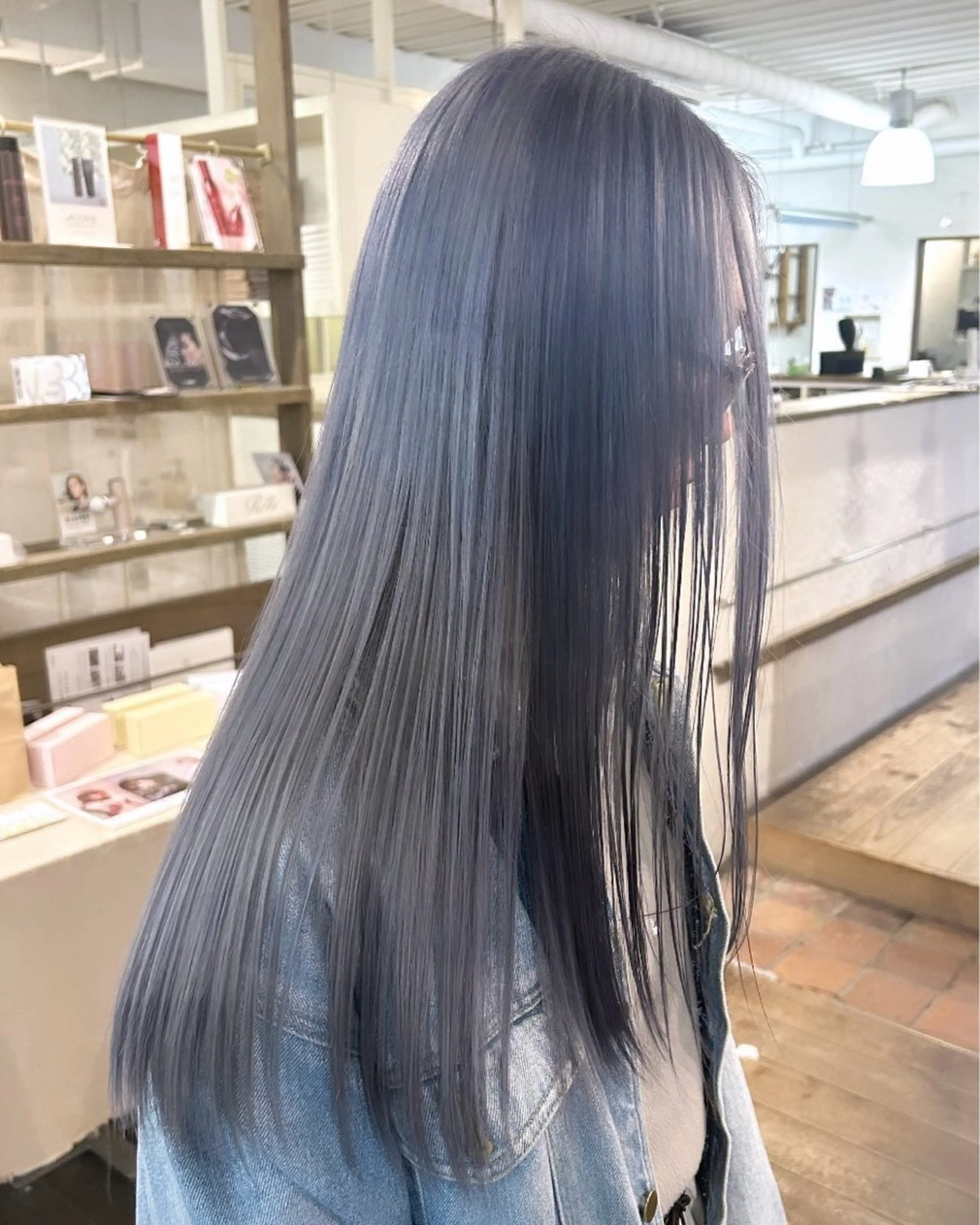 カラー MAMI / Lienのヘアスタイル