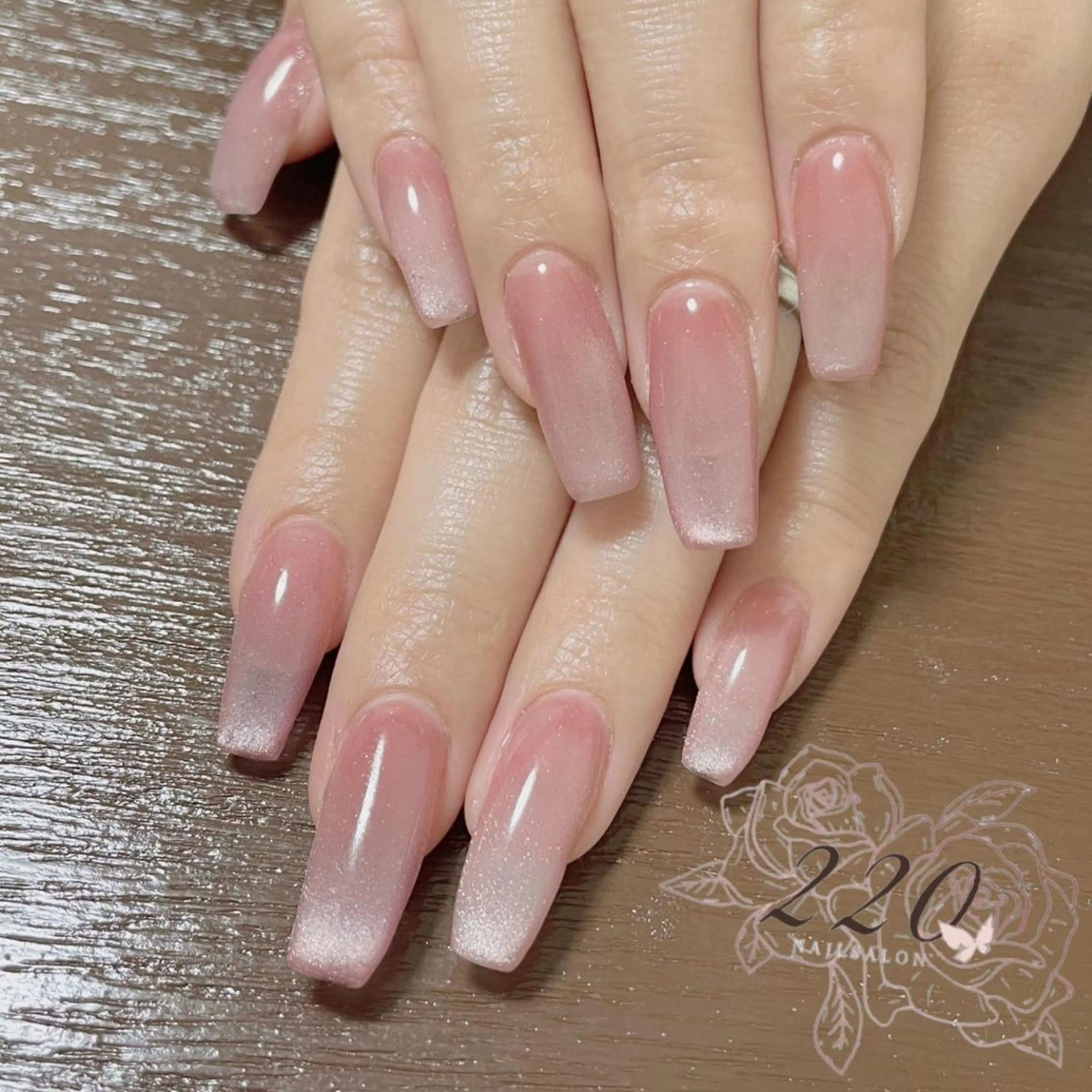 セミロング ネイル マグネットネイル ハンドネイル nailsalon 220momokaのネイルデザイン