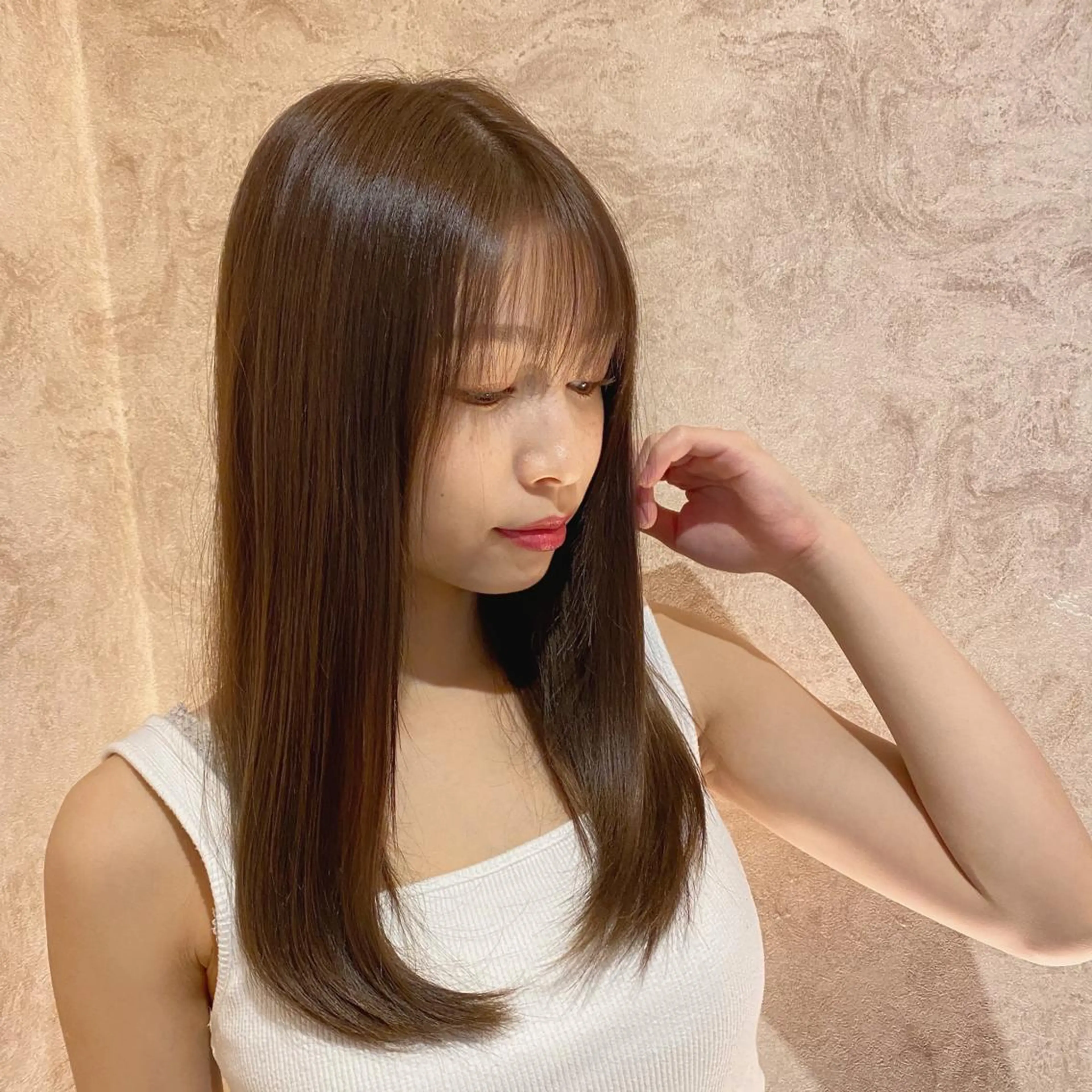 ロング カット ヘアカラー トリートメント 山本翔一郎 韓国顔周りレイヤーのヘアスタイル