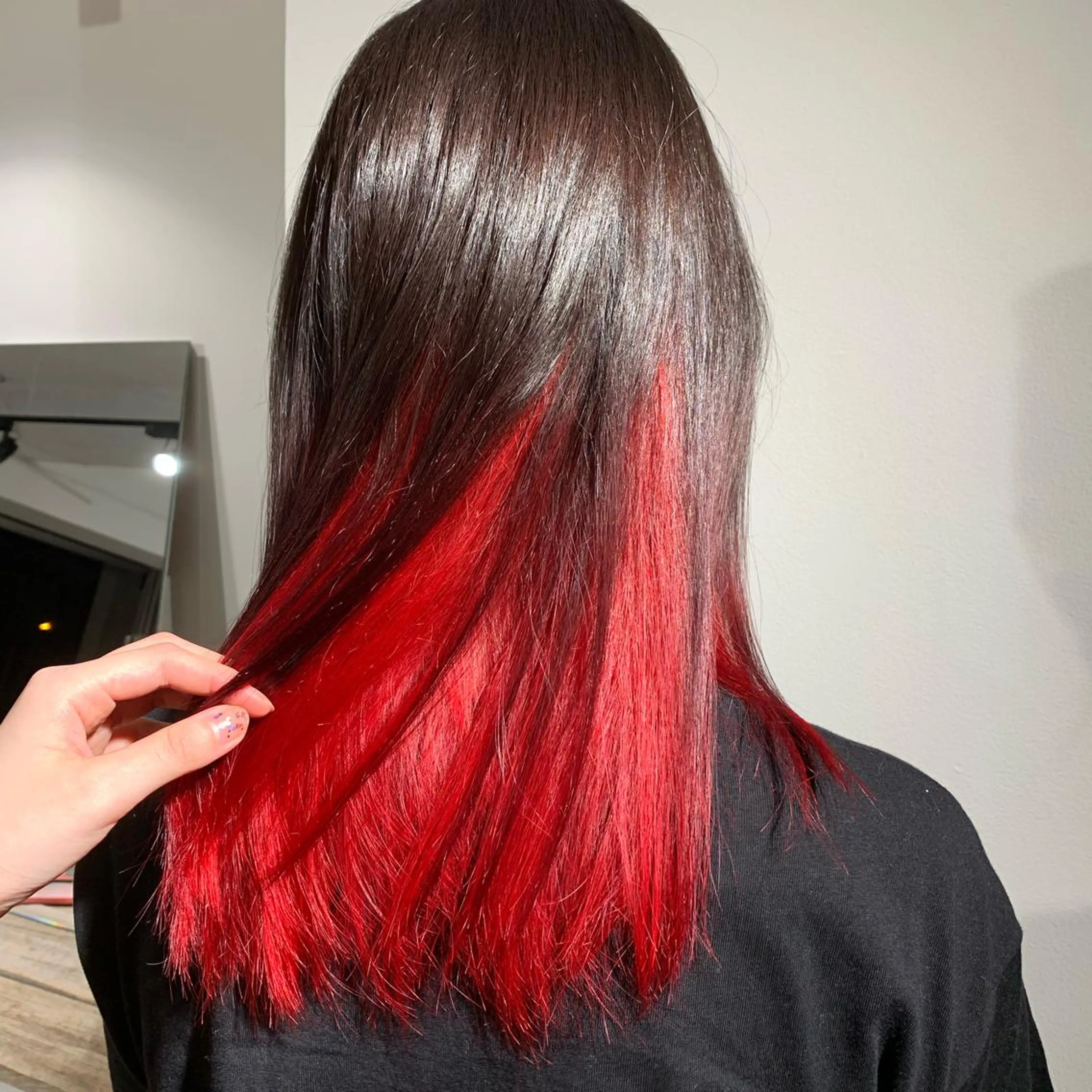 セミロング カラー インナーカラー レッドカラー 🌈ディレクター🌈 徳松優希のヘアスタイル