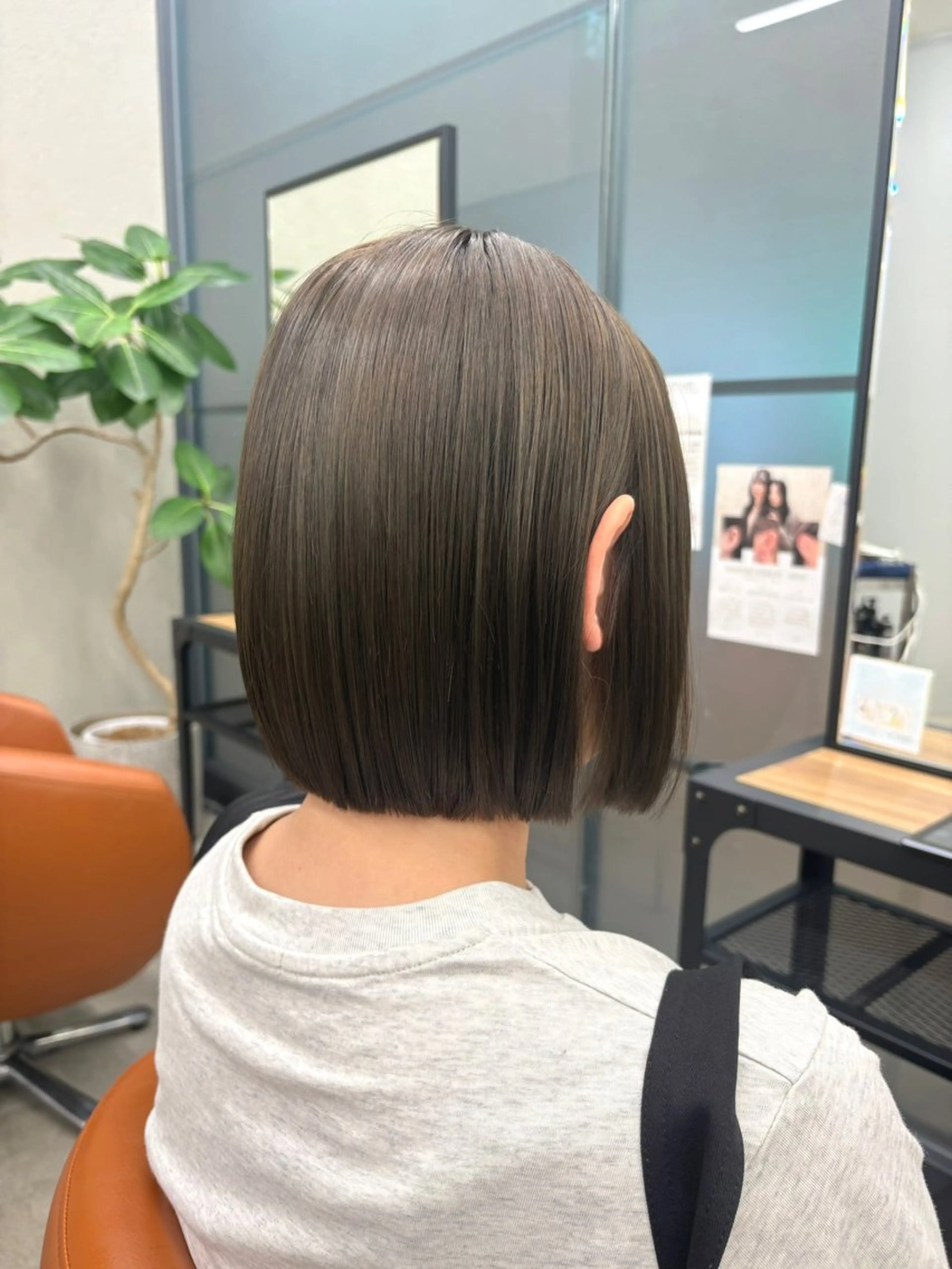 ショート カラー カット ヘアカラー 🫧透明感🫧 上岡夕理香のヘアスタイル