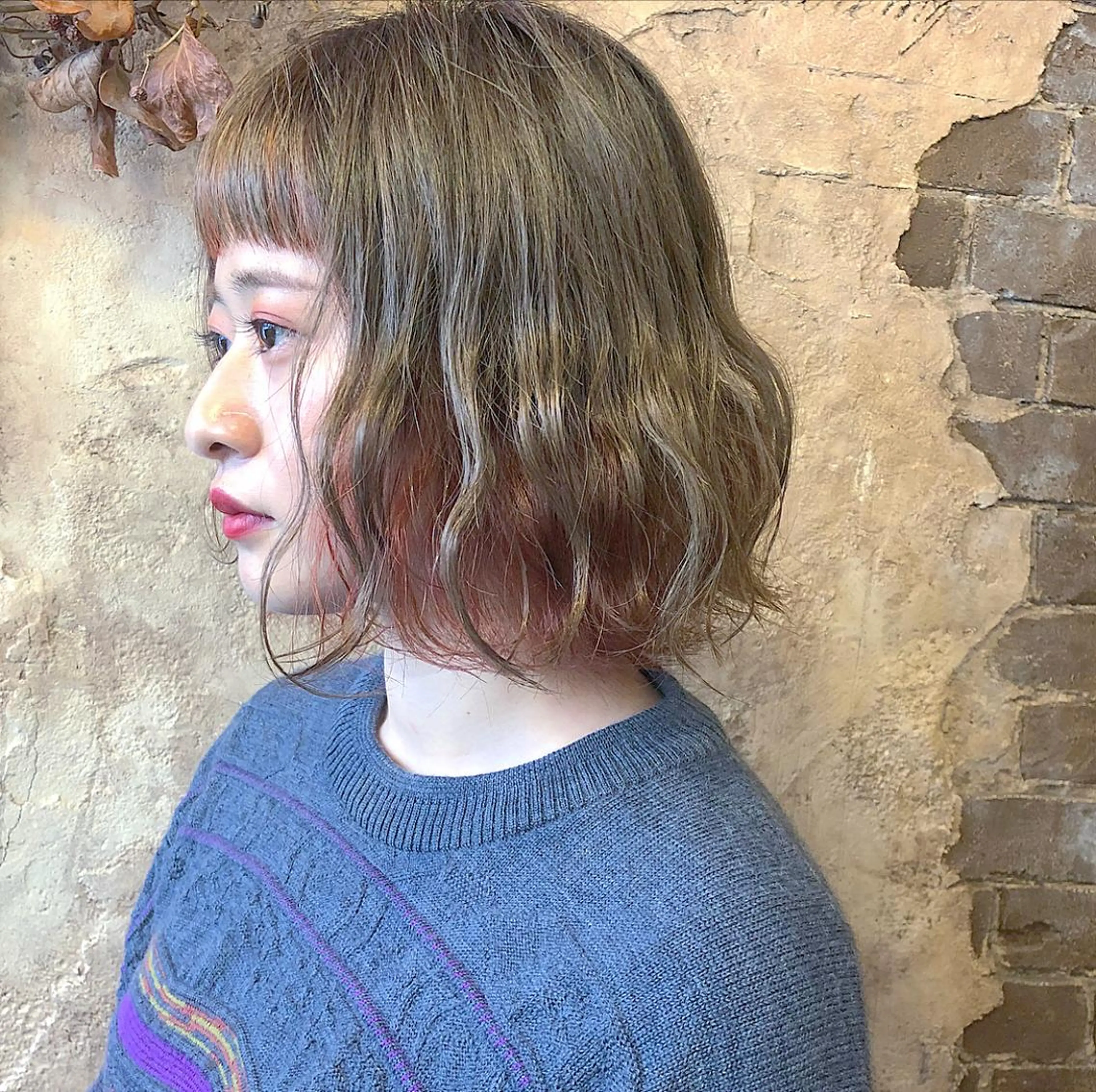 ミディアム カラー ブリーチ、パーマ 西部笑のヘアスタイル