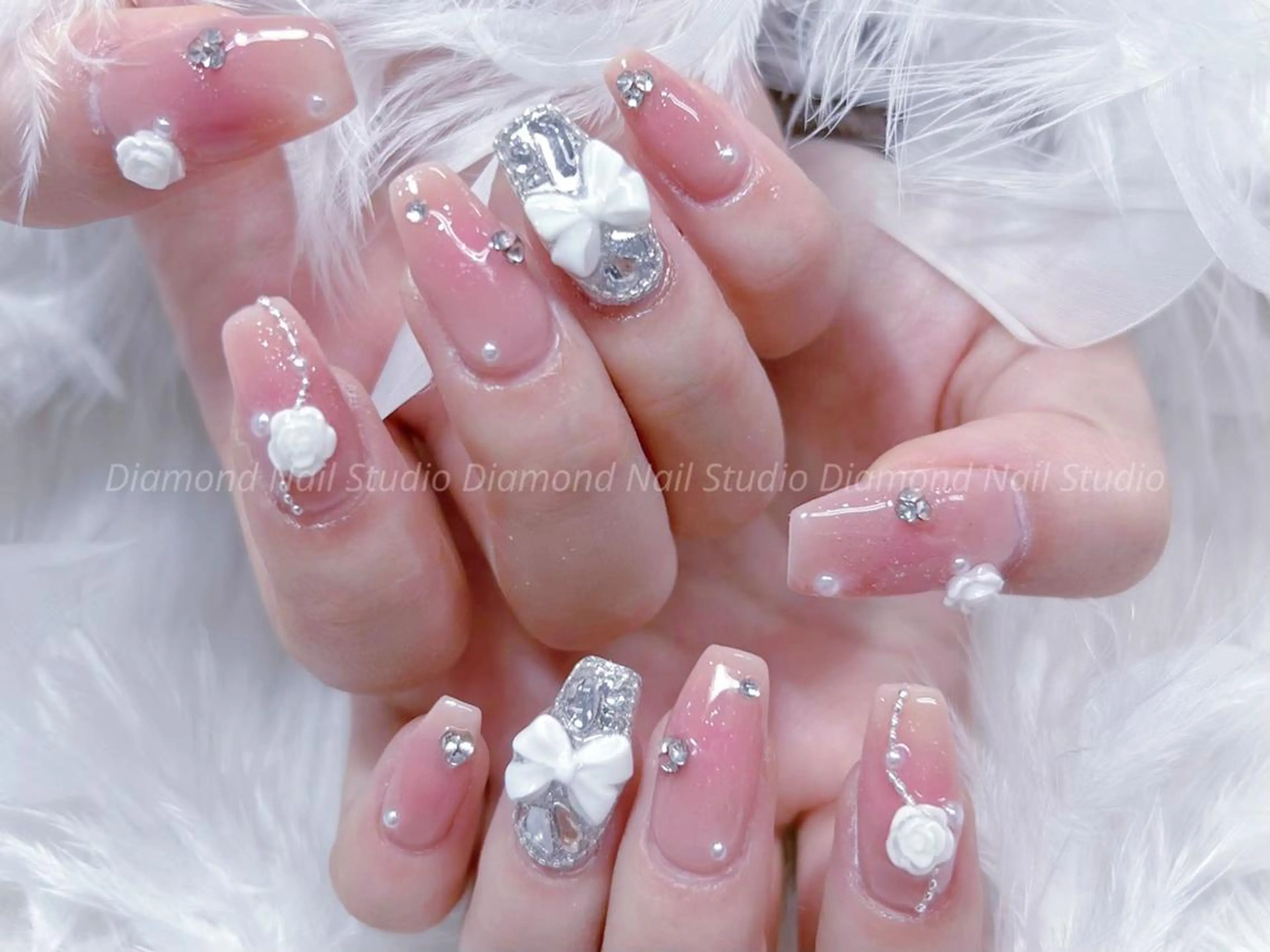 ネイル アートネイル オーロラネイル ガーリー キラキラネイル 韓国ネイル ハンドネイル DIAMOND Nail🍒のネイルデザイン