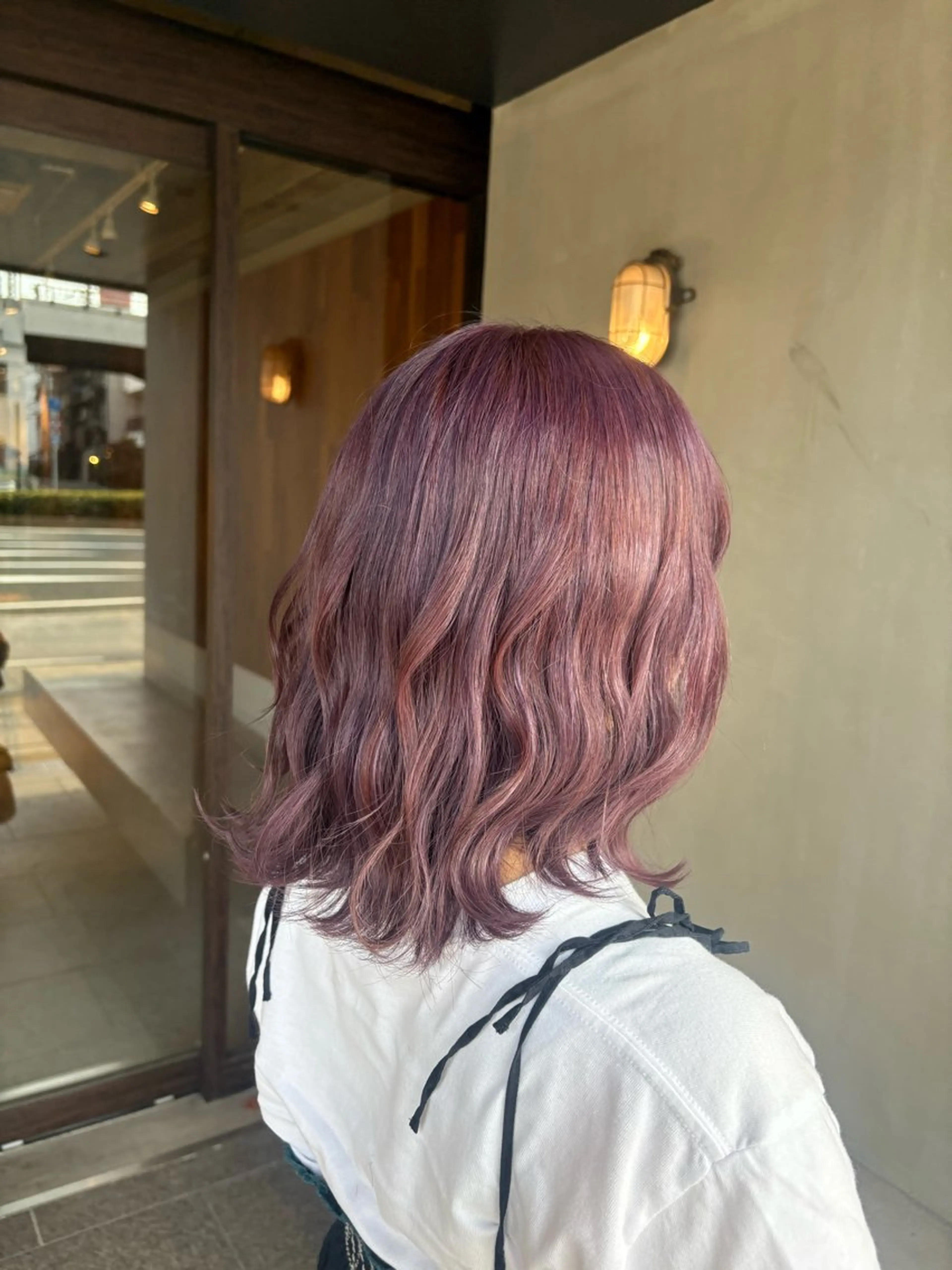 ミディアム カラー ブリーチ ダブルカラー ラベンダーカラー ラベンダーピンク ブリーチなしカラー カット ヘアカラー 🎀韓国レイヤー/透 明感カラー/airiのヘアスタイル