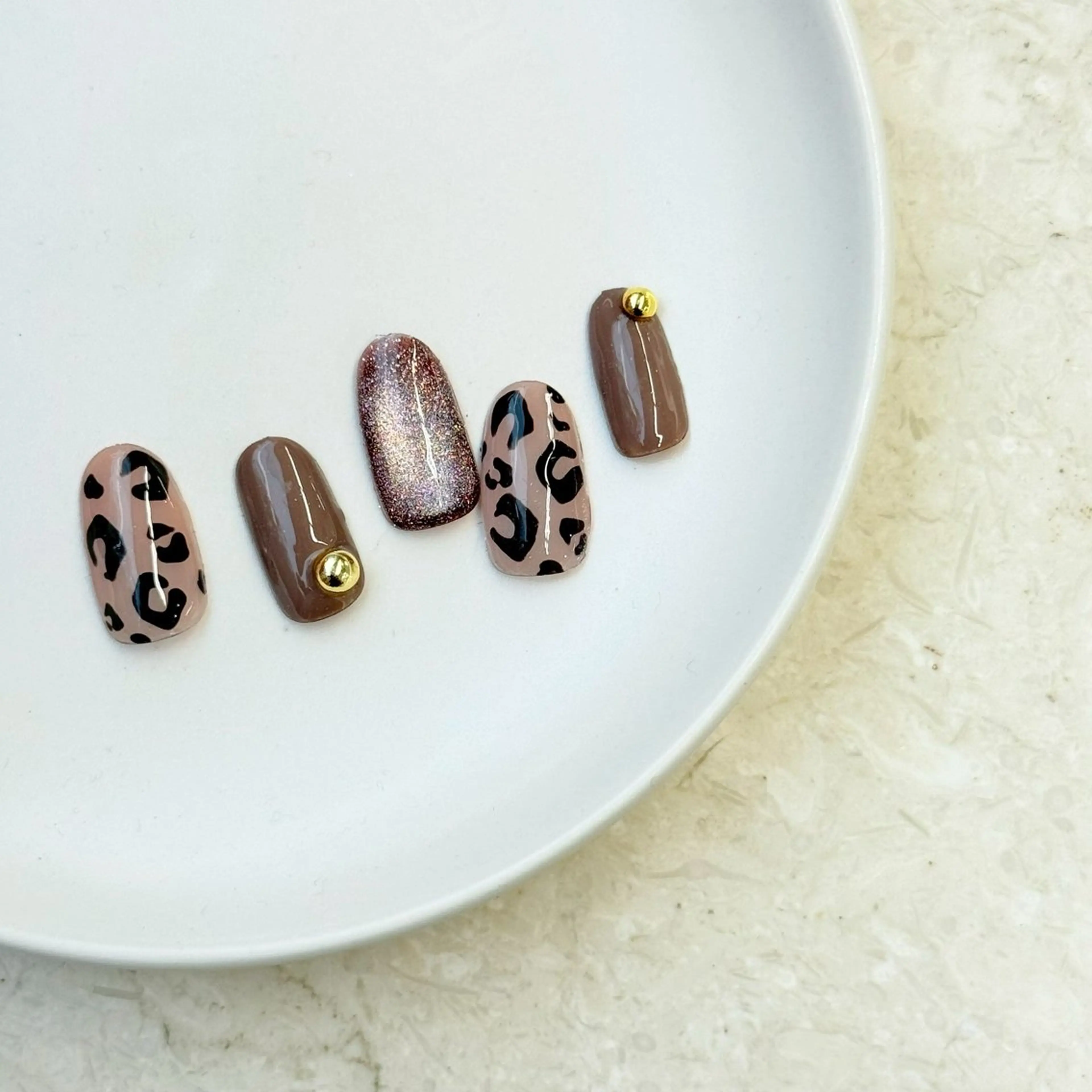 ミディアム MAXKELLY KAORIのネイルデザイン