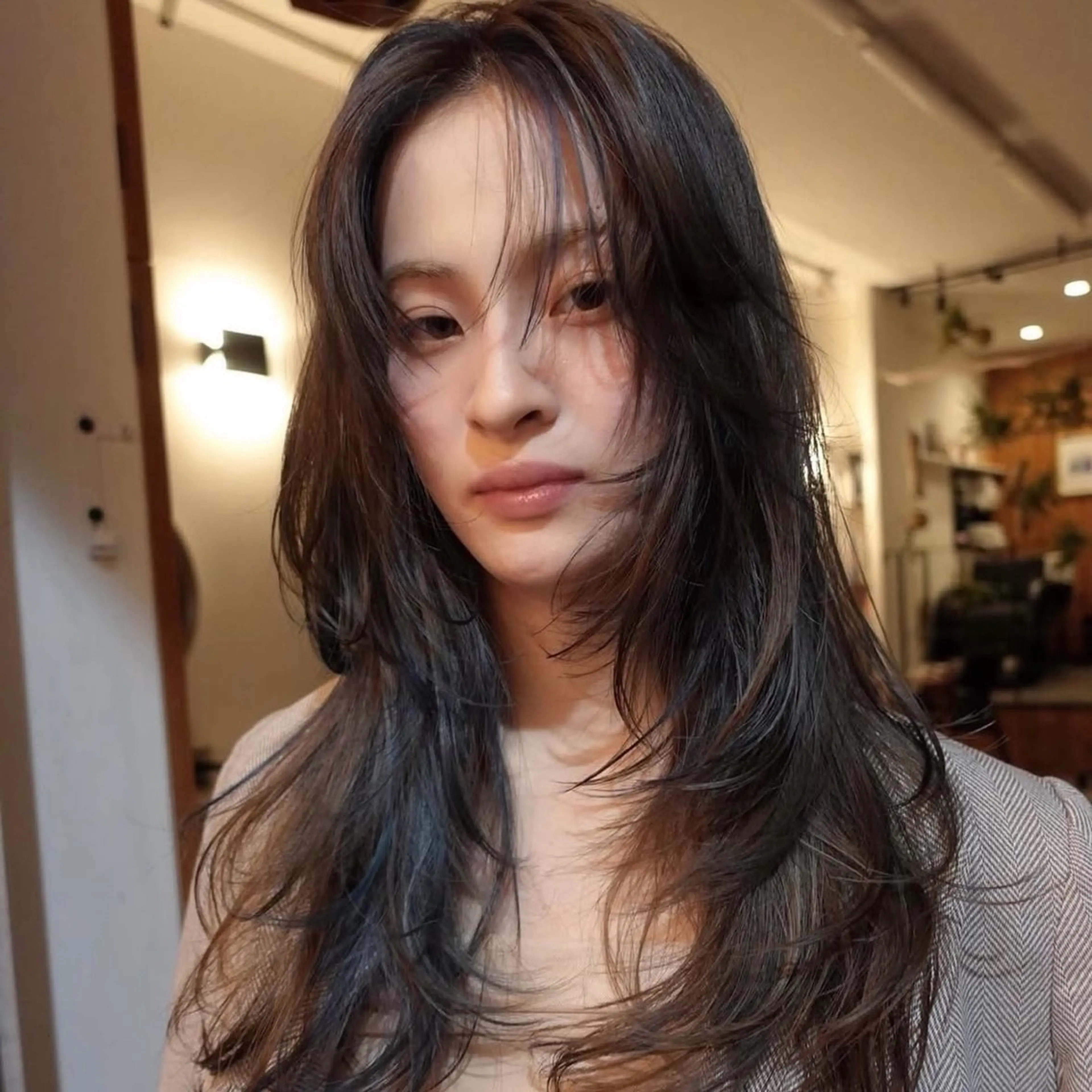 セミロング sity 紅愛のヘアスタイル