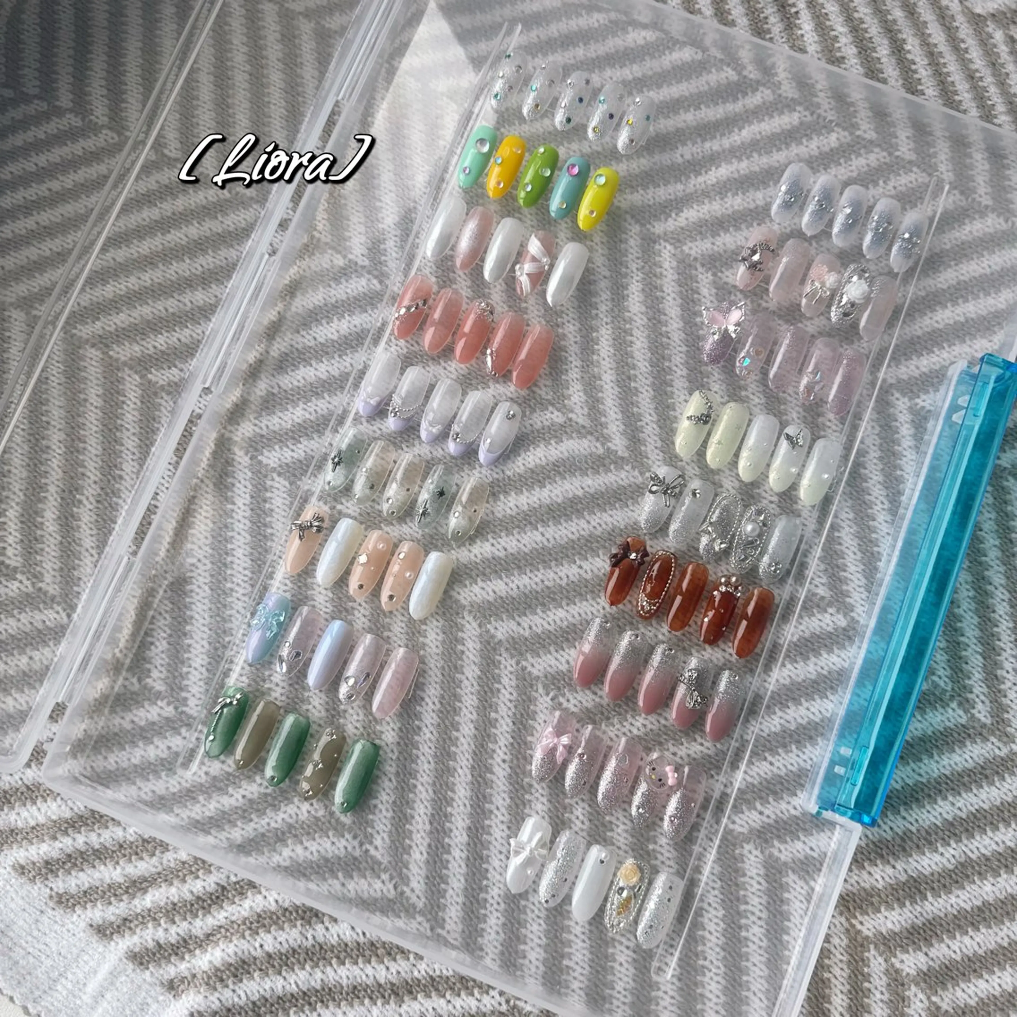 ネイル フレンチネイル ジェルネイル ガーリー グラデーション キラキラネイル Liora nail 1のネイルデザイン