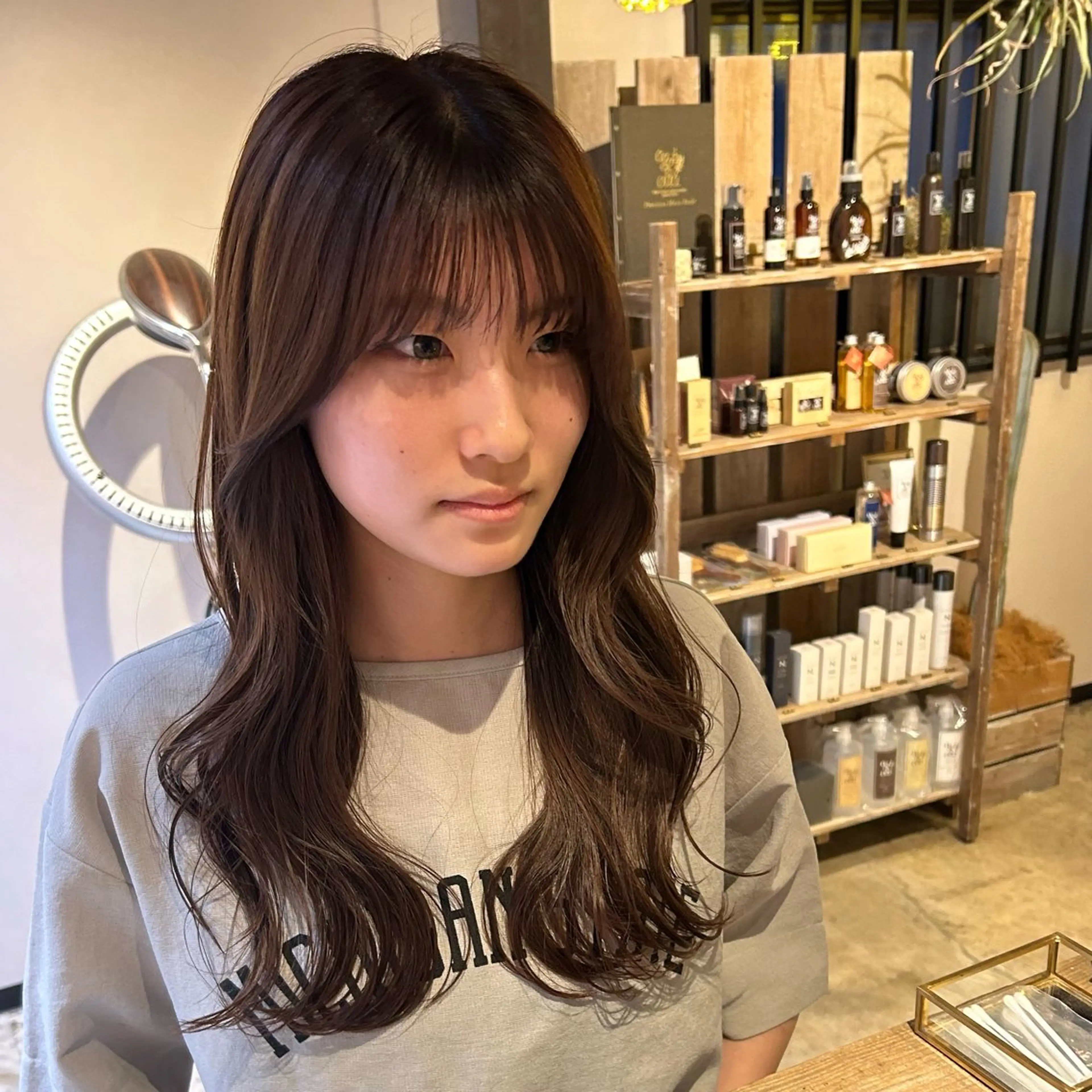 ロング カラー ブラウンカラー ナチュラルブラウン レイヤーカット LoE【ロエ】所属・北原 紗希のヘアスタイル