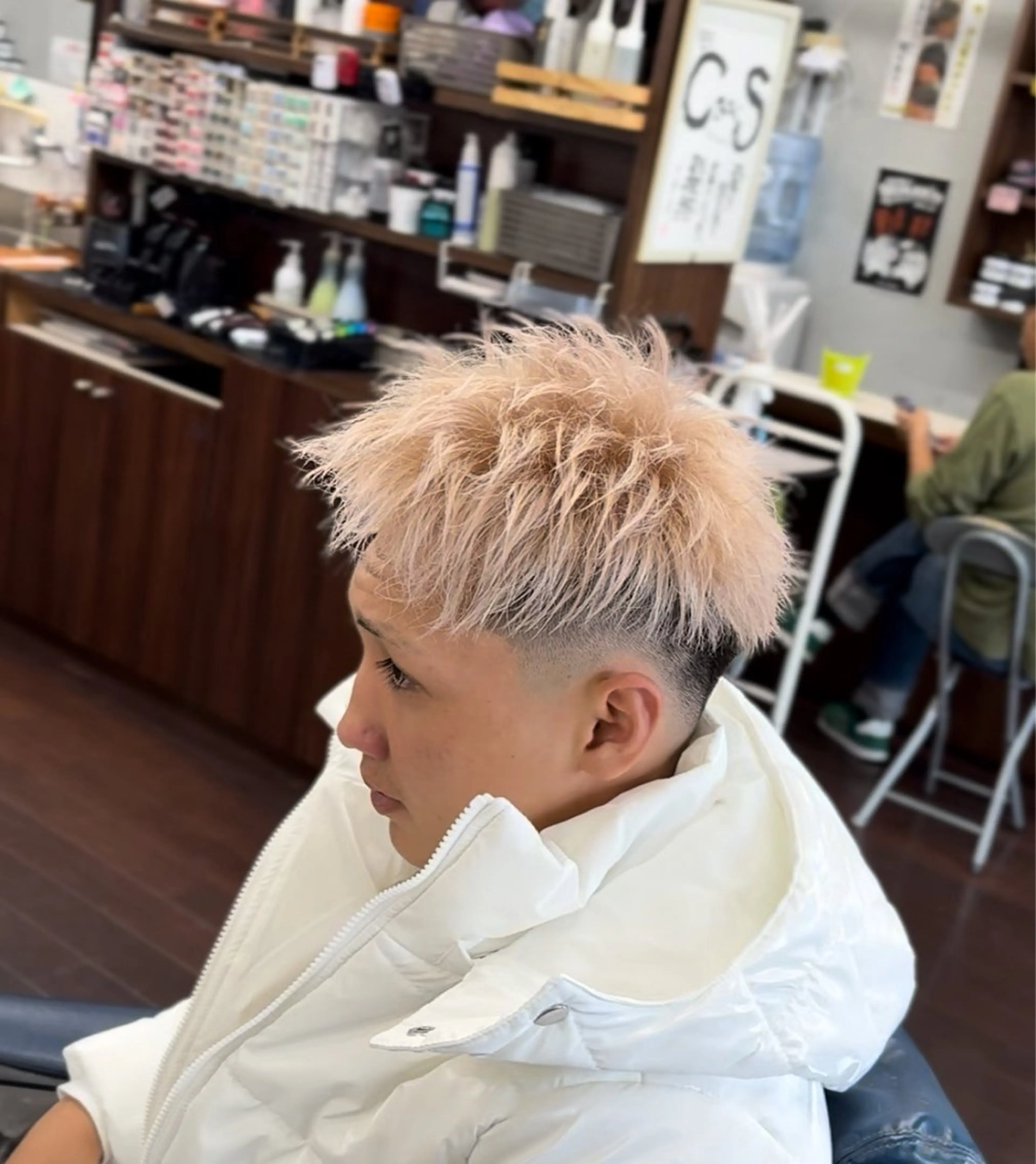 カット&ブリーチ&カラーの写真