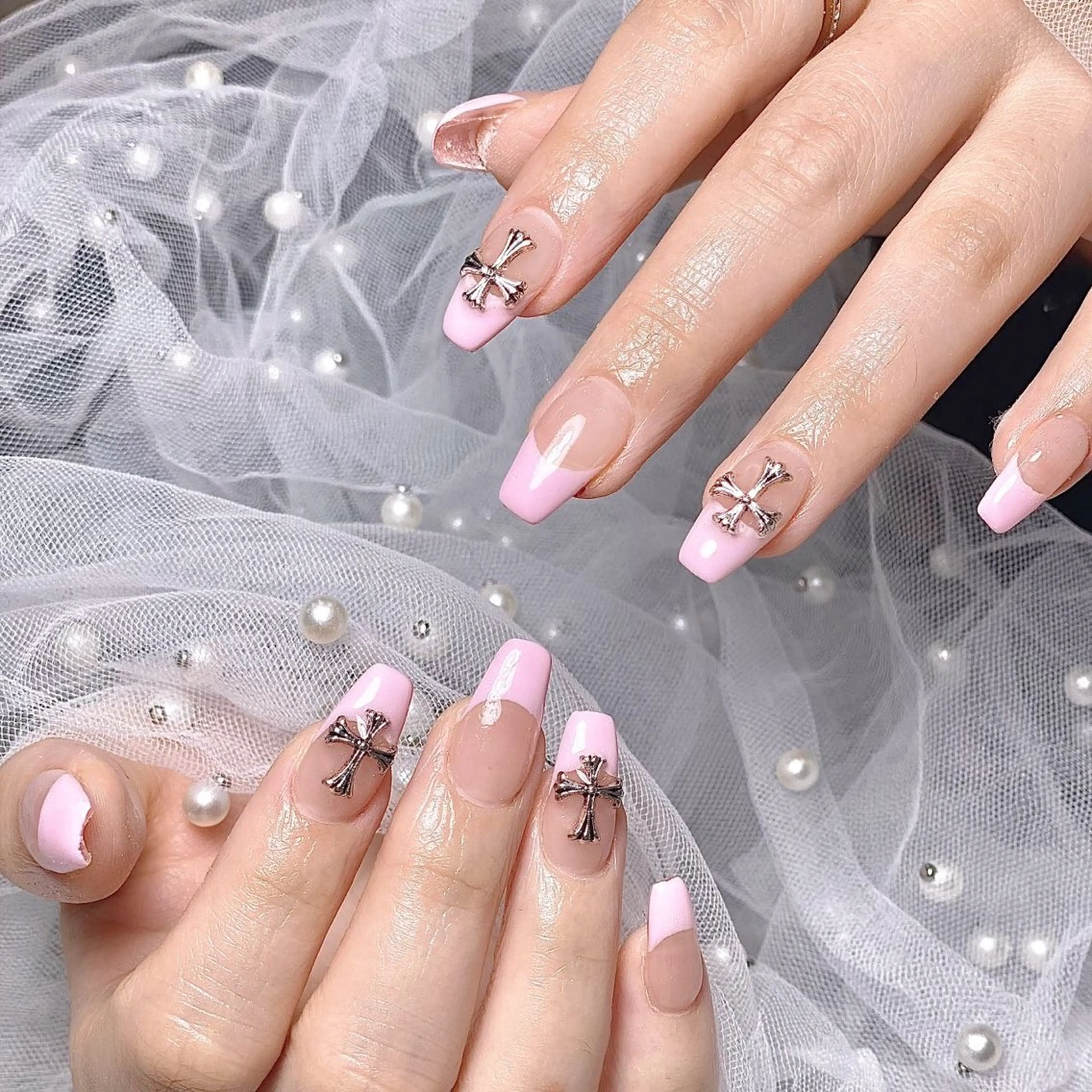 ネイル オーロラネイル チークネイル 長さ出し フットネイル フレンチネイル ハンドネイル ハンドケア lily nailのネイルデザイン
