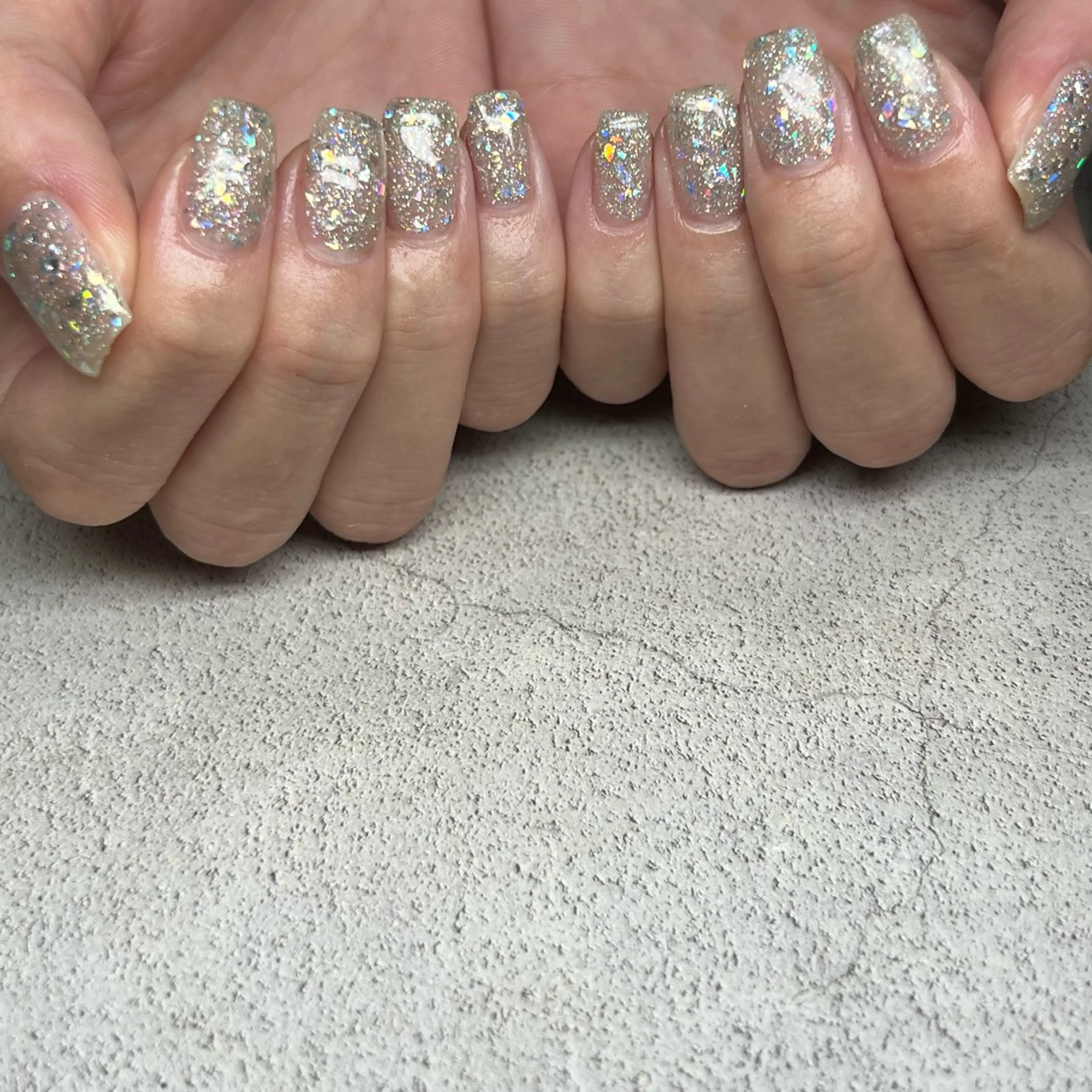 ネイル ラメ(グリッター) ハンドネイル 𝐫𝐚𝐢 𝐧𝐚𝐢𝐥のネイルデザイン