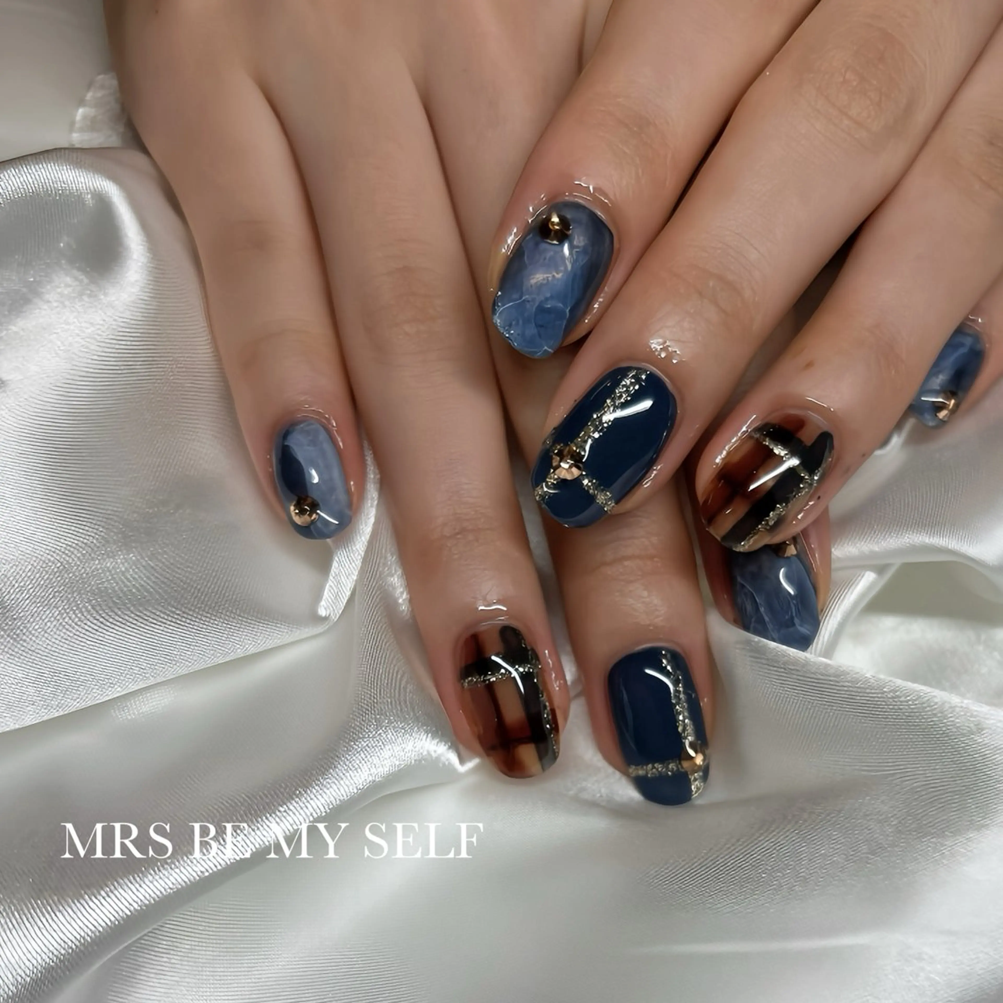 ネイル ブラウン ネイビー MRS/ miyu🎀のネイルデザイン