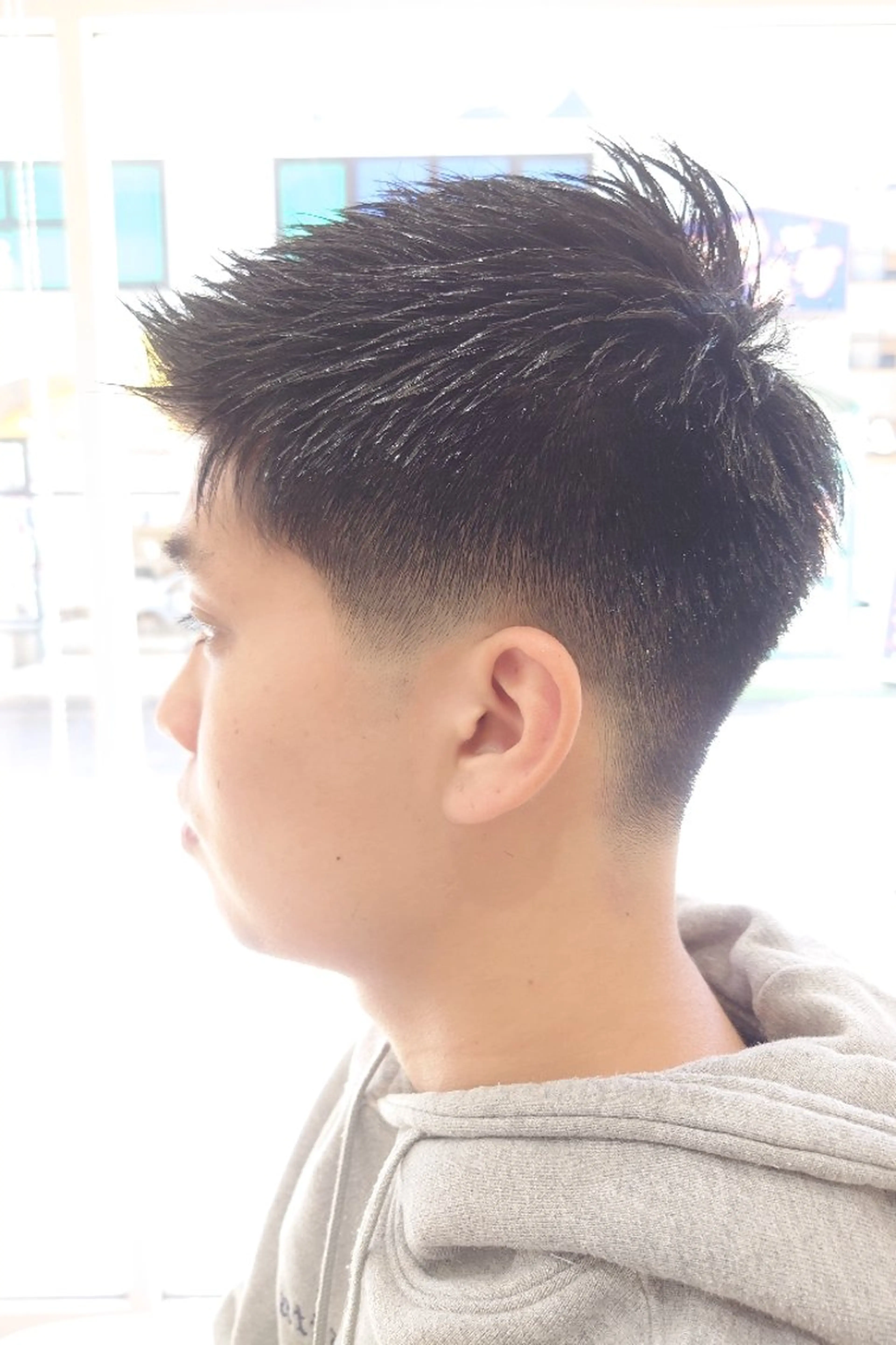 ショート 根本 智晴のヘアスタイル