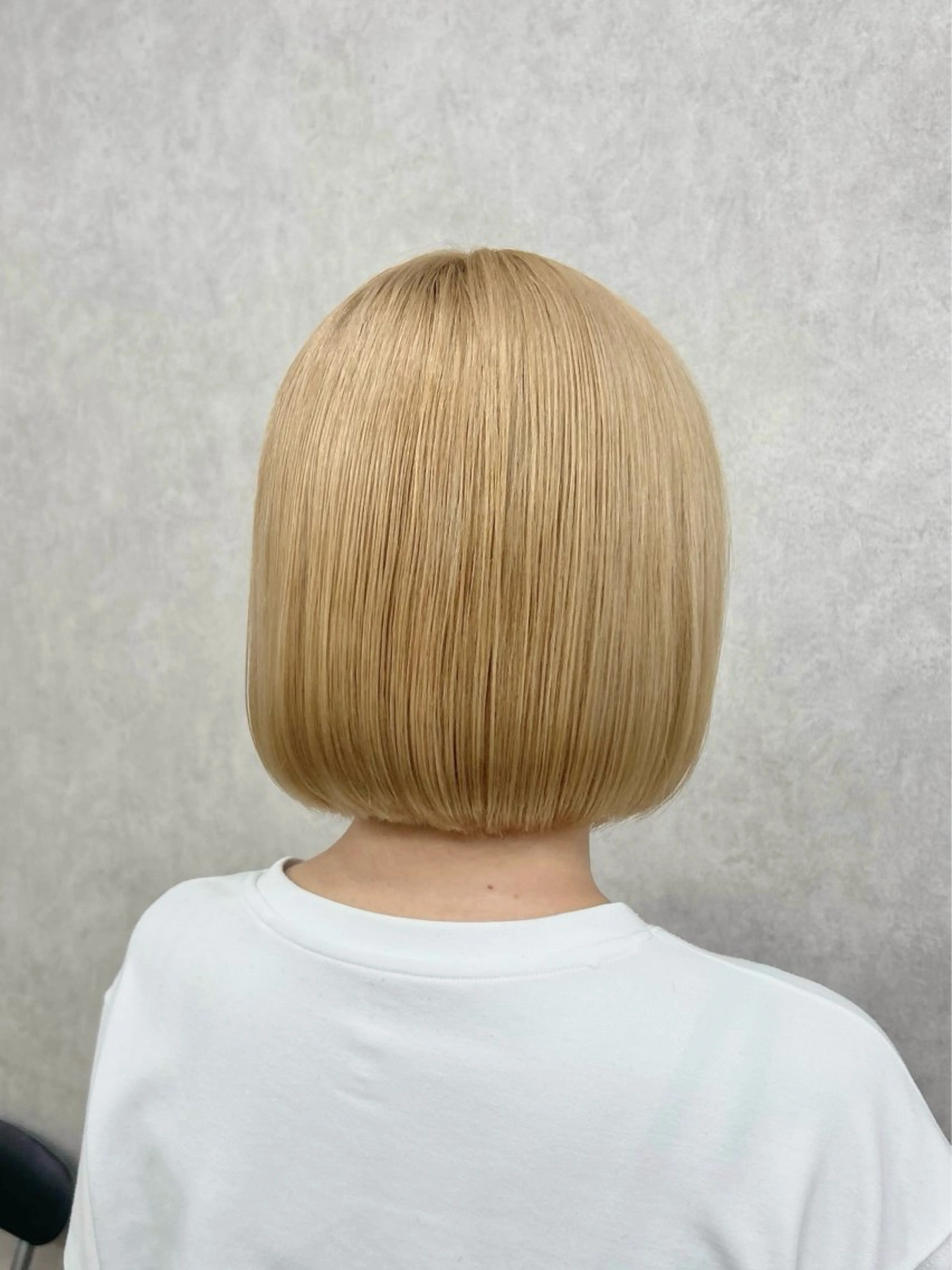 ショート カラー 澤木 愛美のヘアスタイル