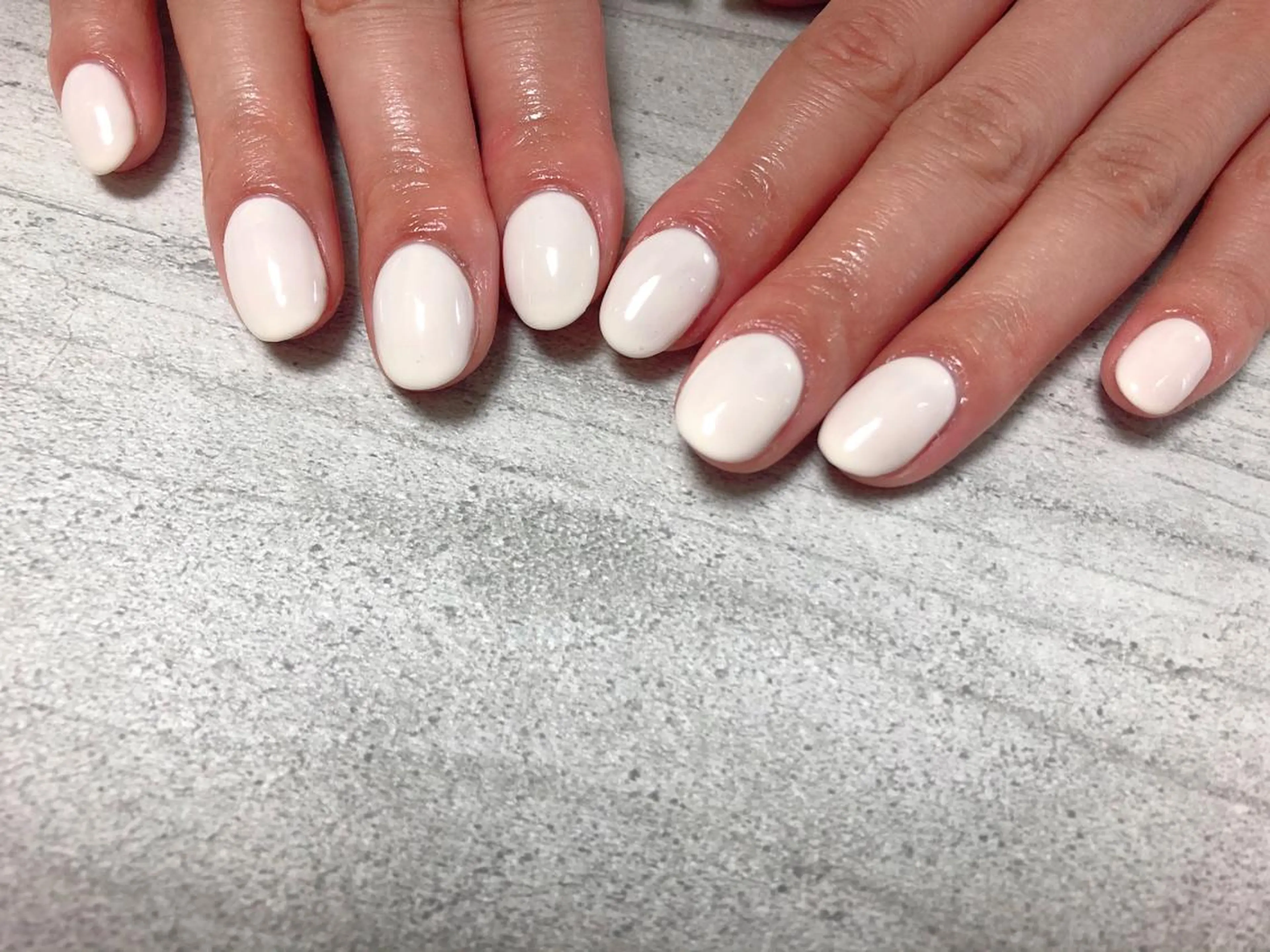 ネイル ホワイト ハンドネイル Mogu nail 二子玉川のネイルデザイン