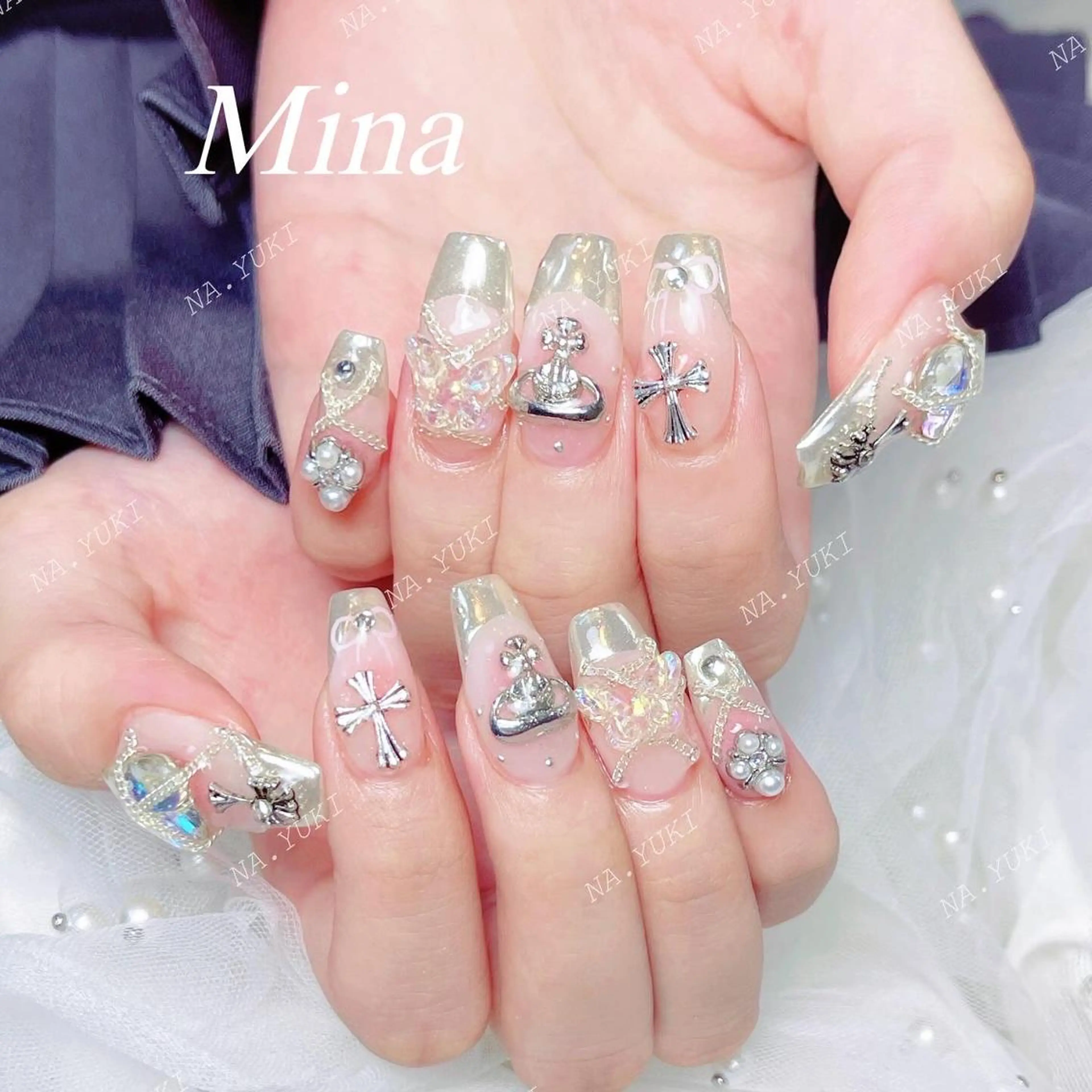 ネイル ハンドネイル 🦋 Queenieのネイルデザイン