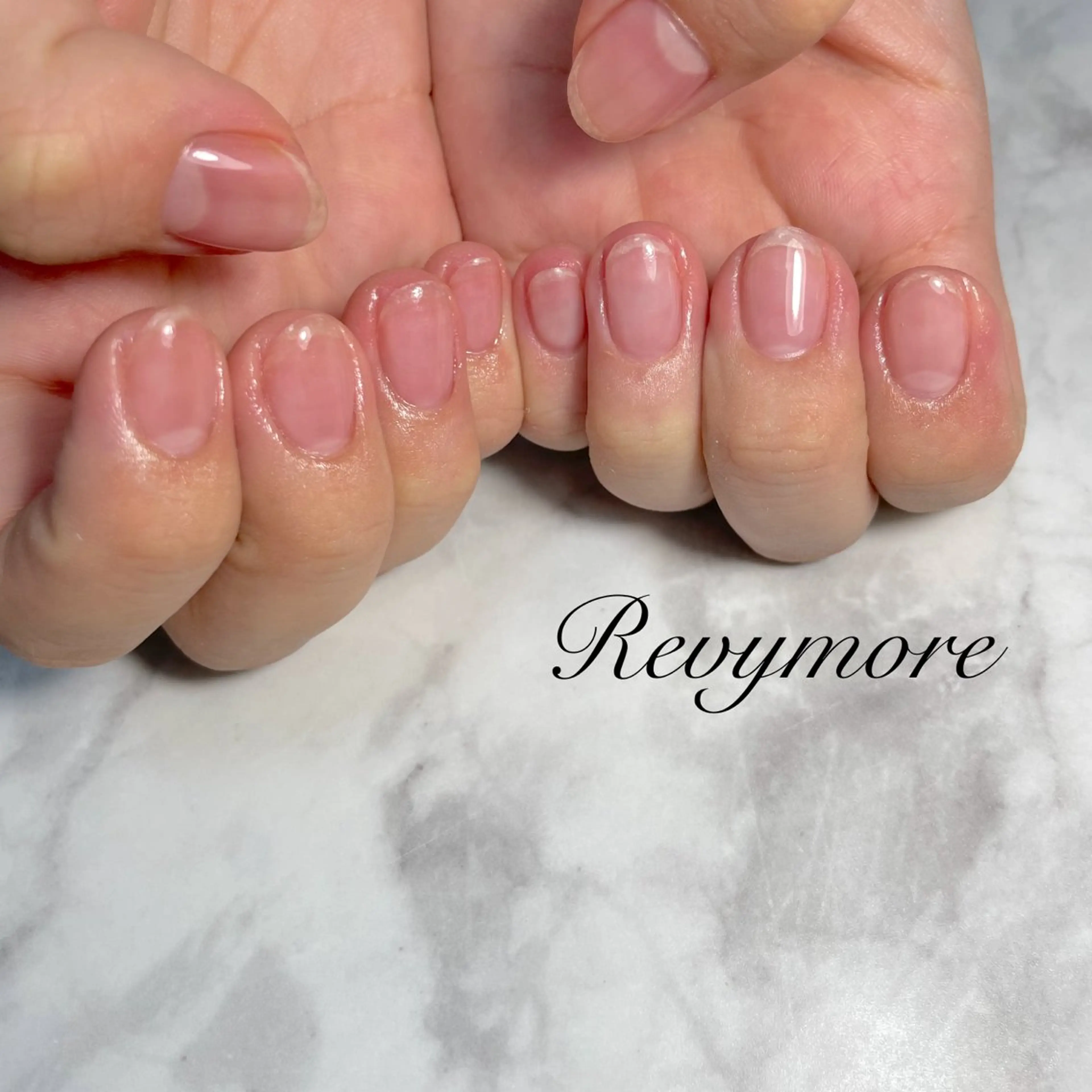 ネイル クリアネイル ジェルネイル ニュアンスネイル オフィスネイル シンプルネイル nail salon Revymore所属・nail salon Revymoreのネイルデザイン