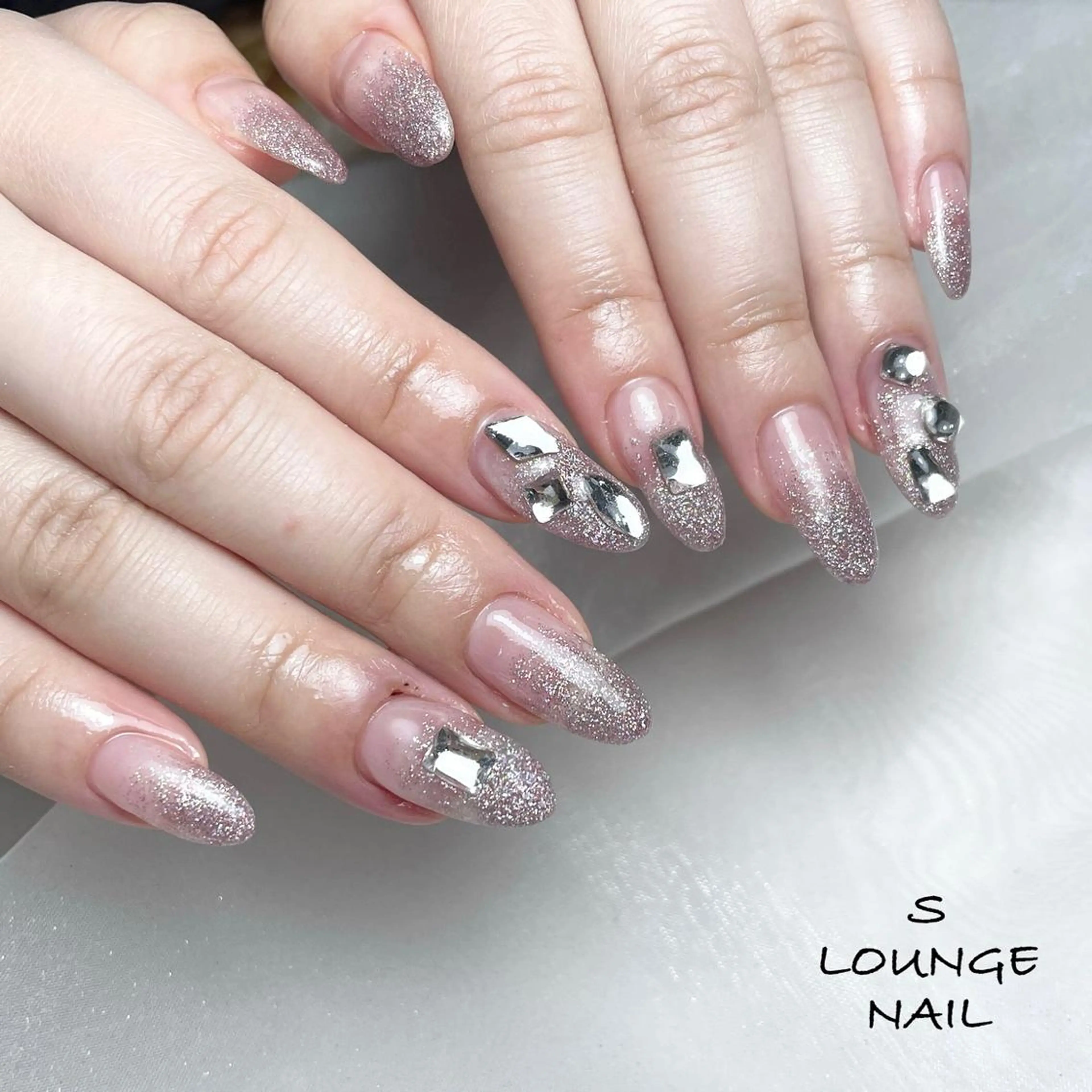 ネイル ハンドネイル フットネイル S LOUNGE NAIL所属・パーツたくさん🍓 SUMIのネイルデザイン