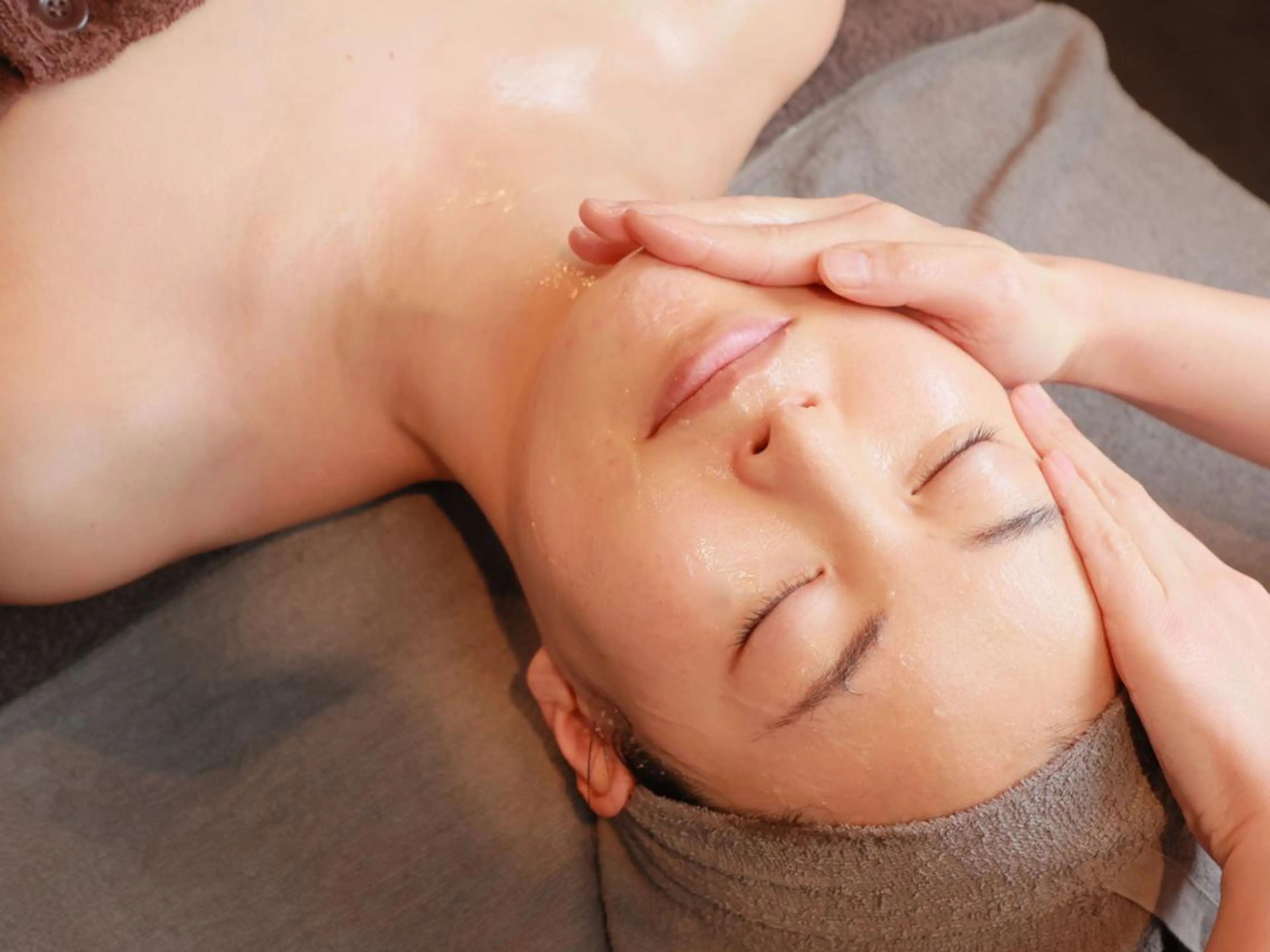 【最強毛穴大掃除】汚毛穴ピーリング×顔筋リンパマッサージ60分¥9900→¥6600の写真