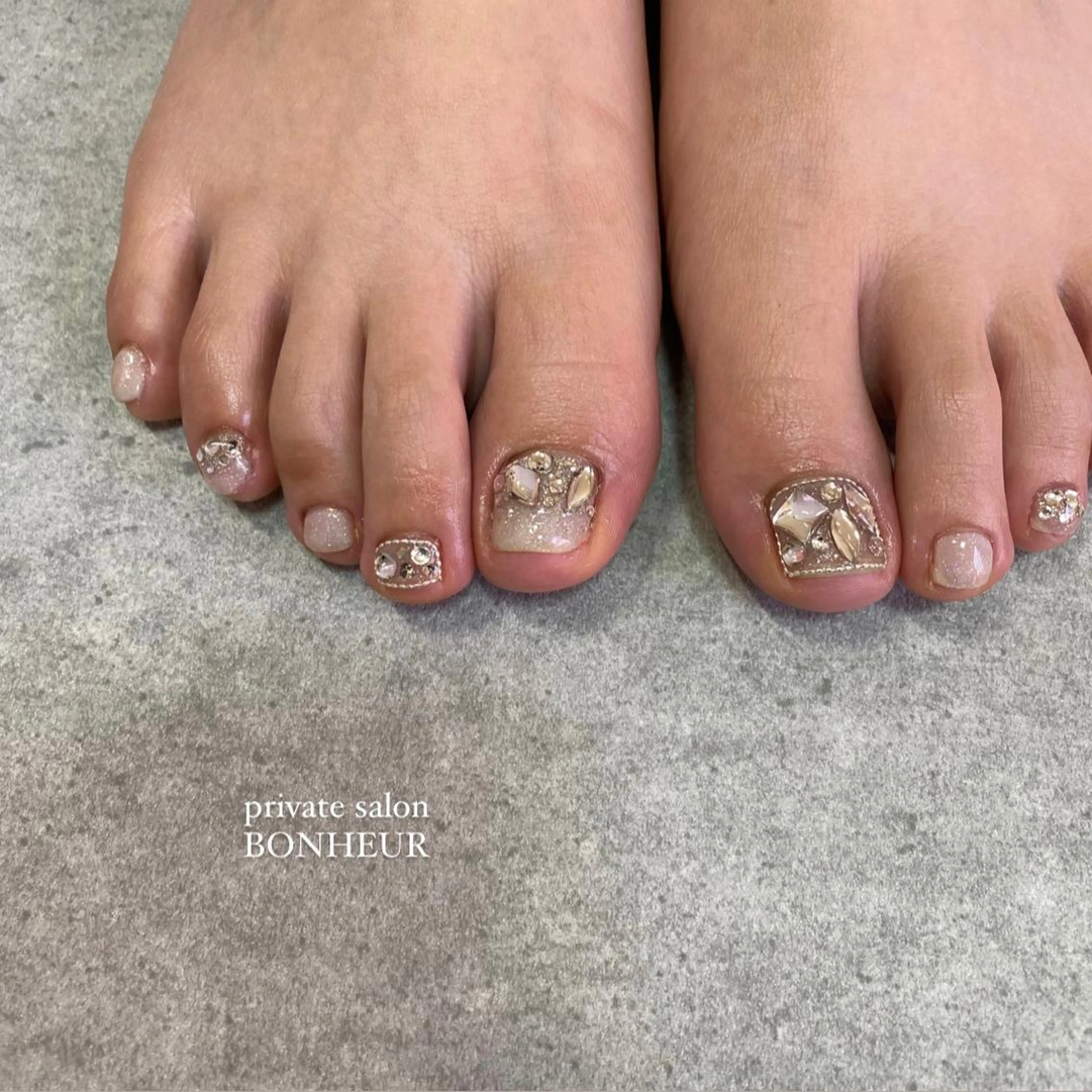 ネイル フットネイル BONHEUR Annaのネイルデザイン